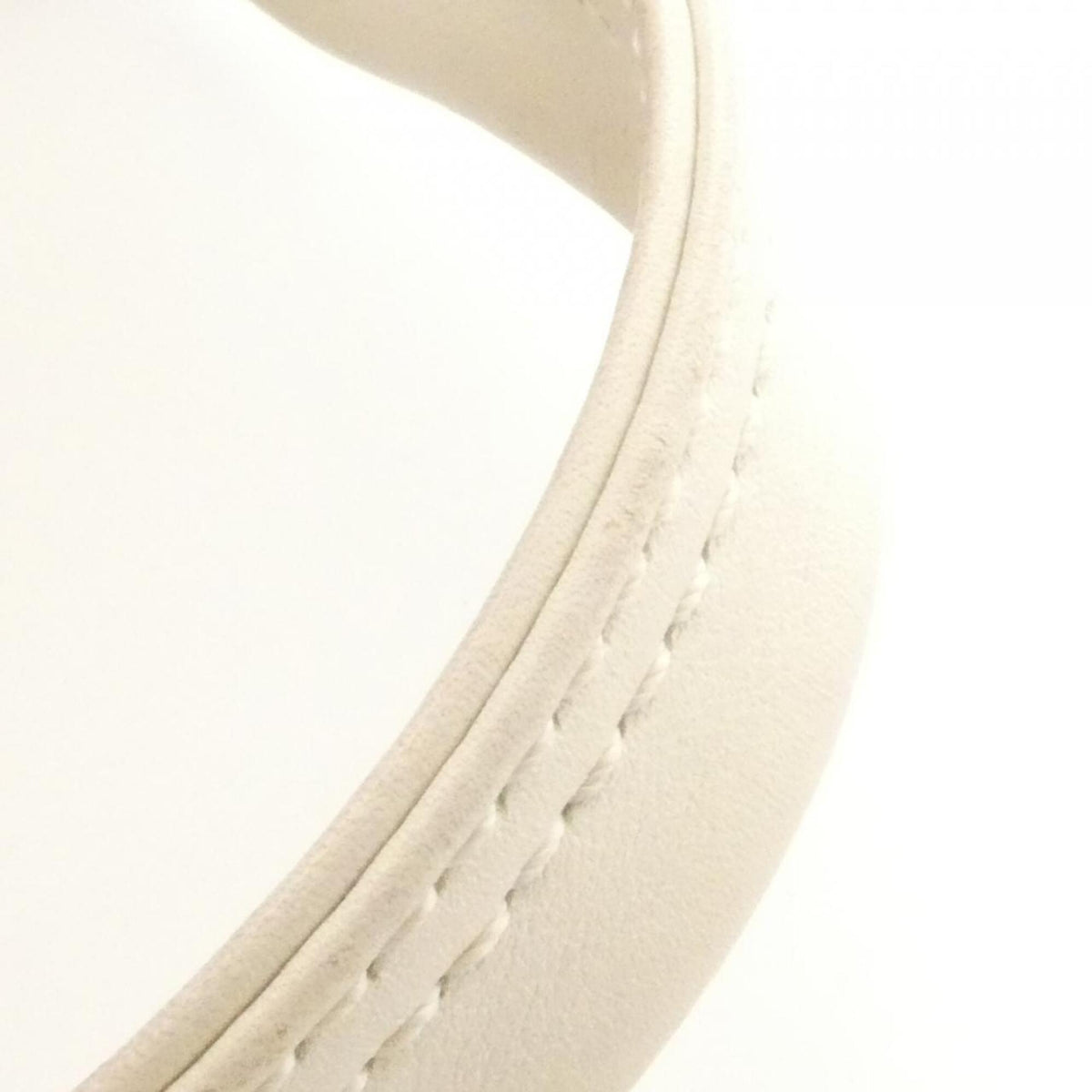Chanel White Leather Boston Bag (Pre-Owned)