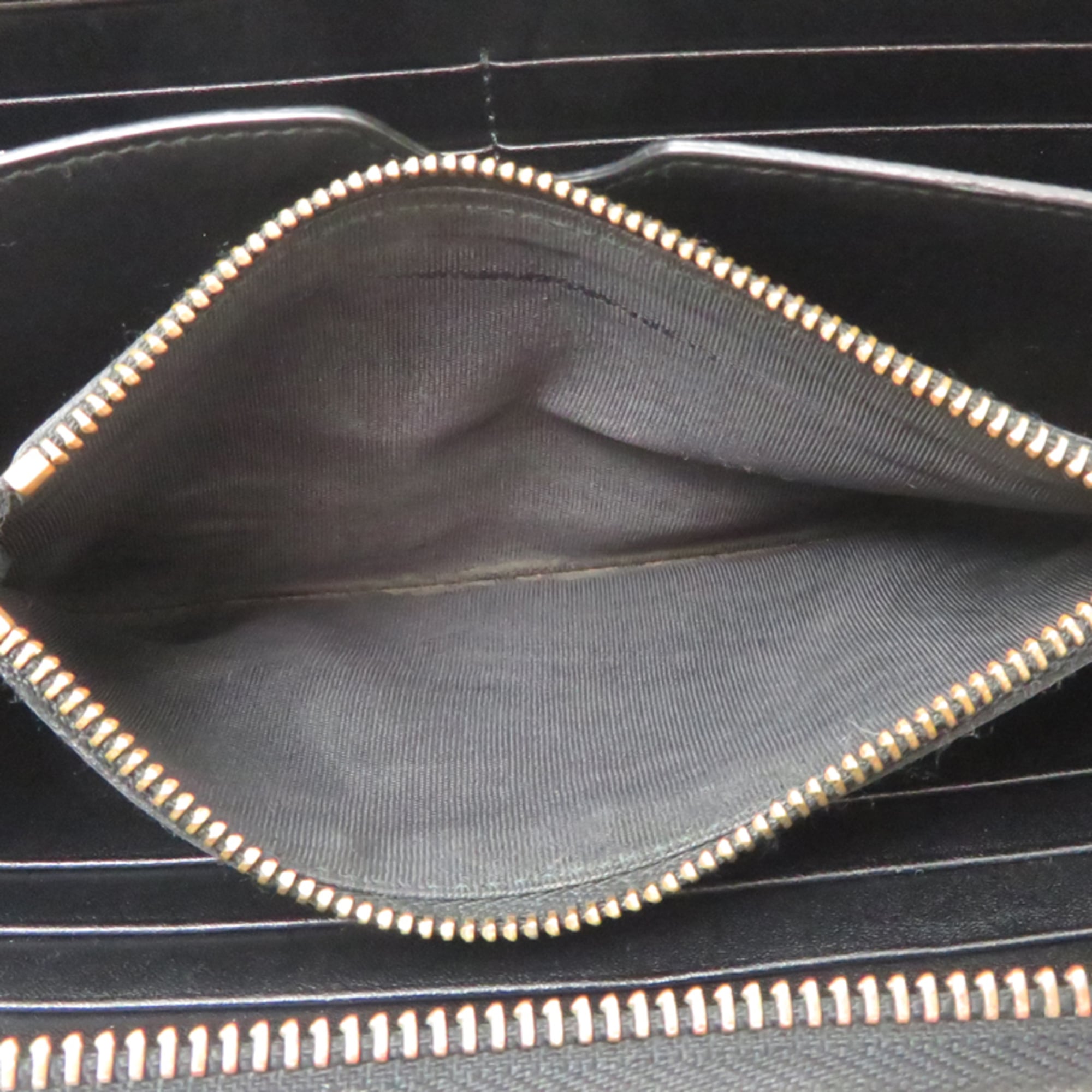 Salvatore Ferragamo Black Leather Long Wallet (Bi-Fold) (Pre-Owned)