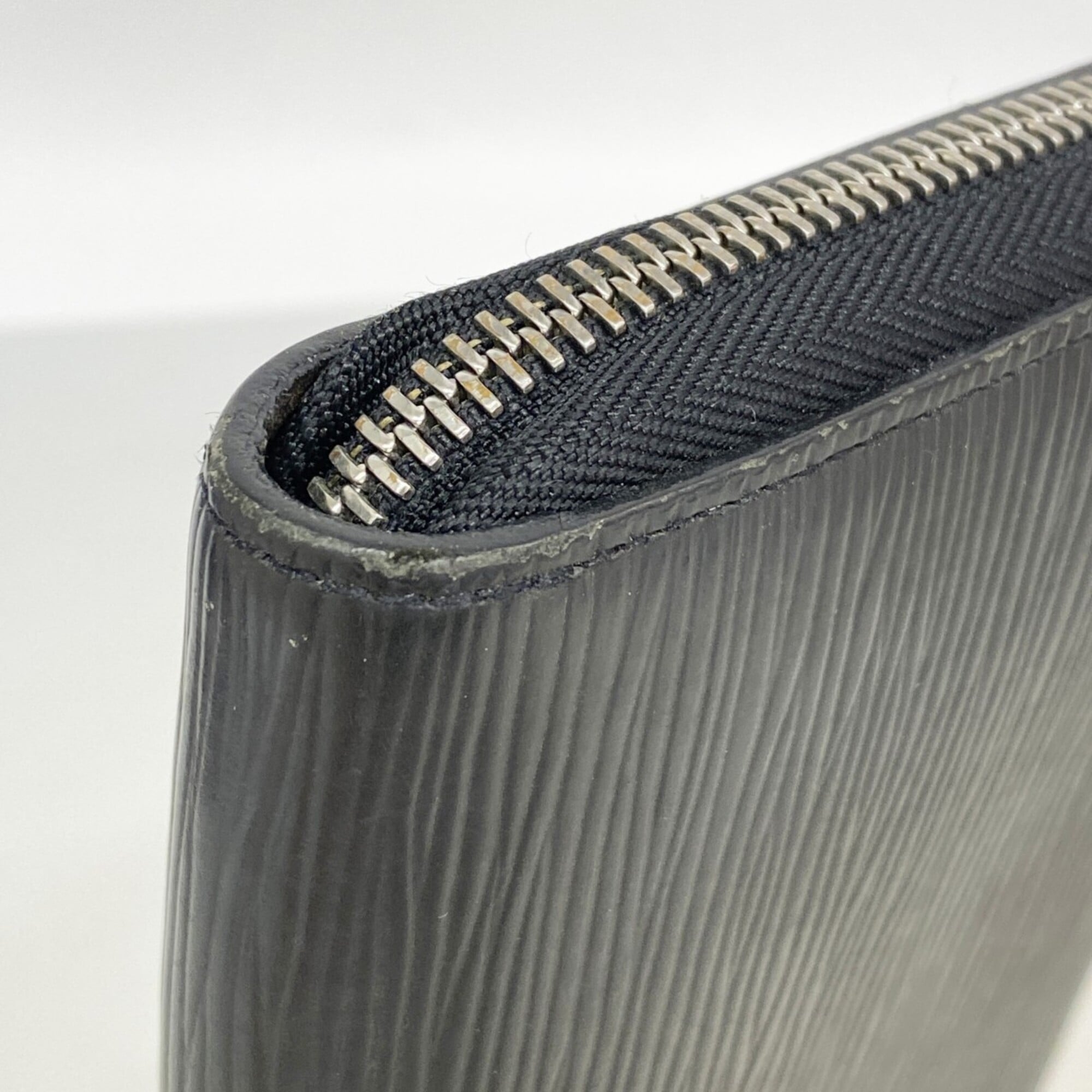 Louis Vuitton Noir Long Wallet (Bi-Fold) (Pre-Owned)