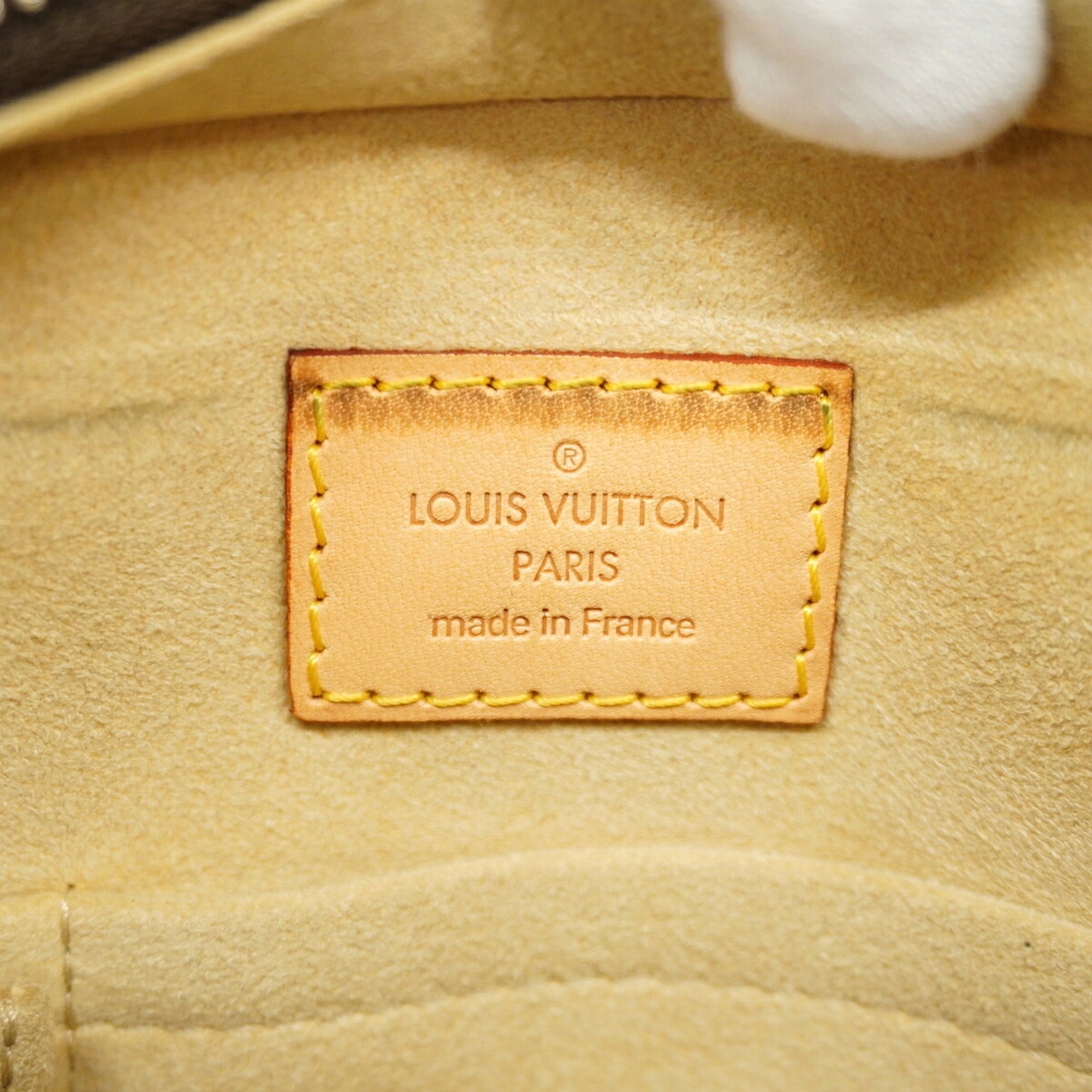 Louis Vuitton Brown Shoulder Bag (Pre-Owned)