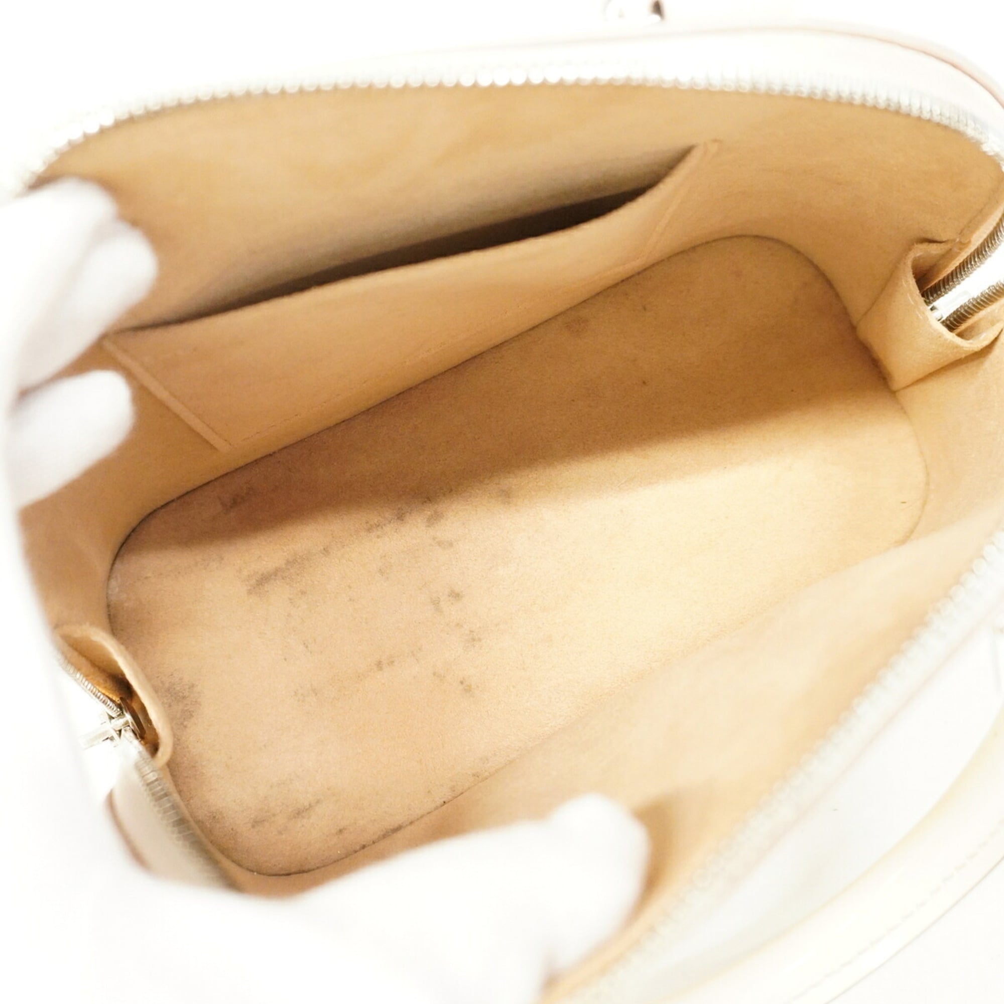 Louis Vuitton White Handbag (Pre-Owned)