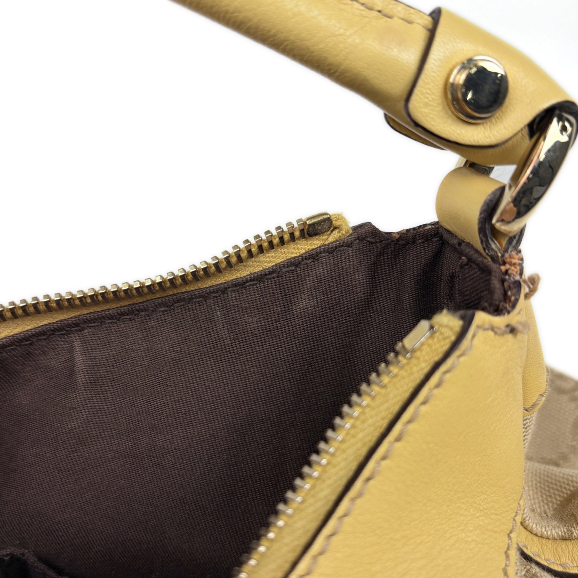 Gucci Beige Gg Canvas Shoulder Bag (Pre-Owned)
