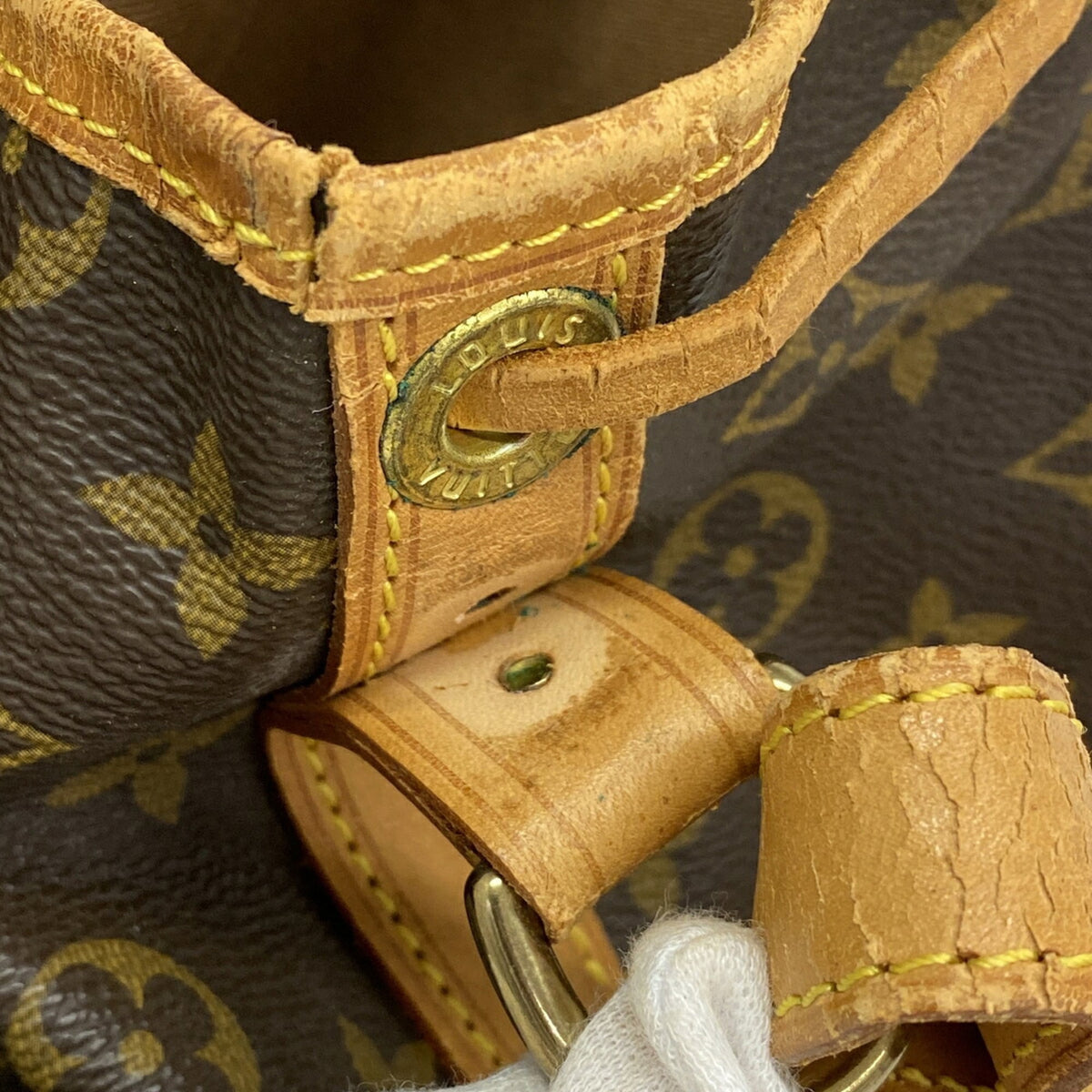 Louis Vuitton Brown Shoulder Bag (Pre-Owned)