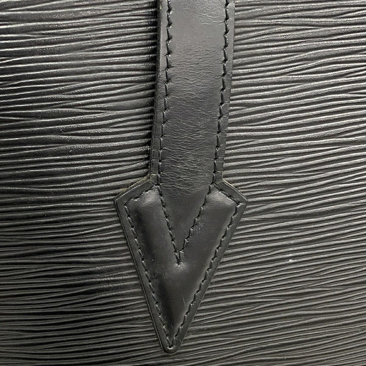 Louis Vuitton Noir Shoulder Bag (Pre-Owned)