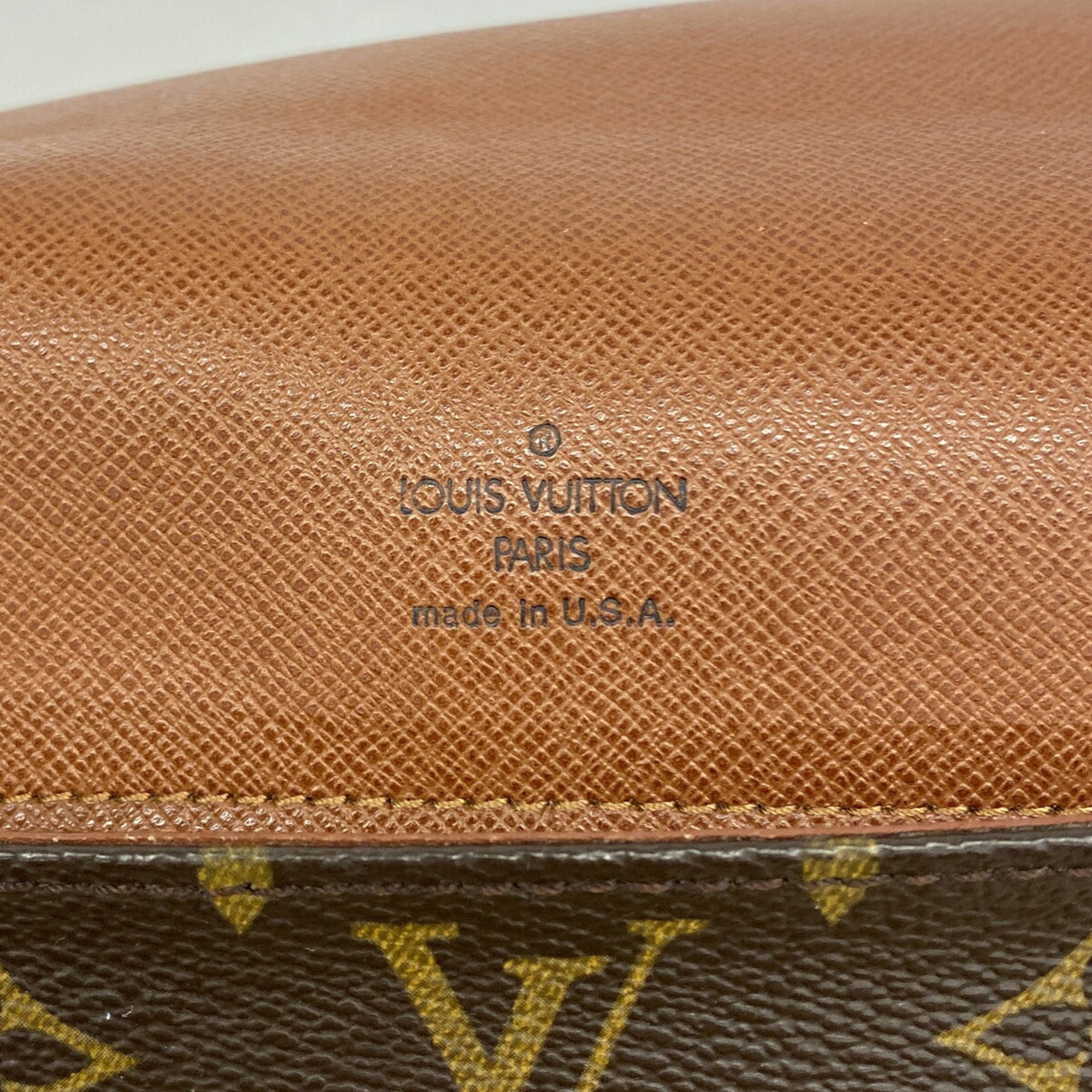 Louis Vuitton Brown Shoulder Bag (Pre-Owned)