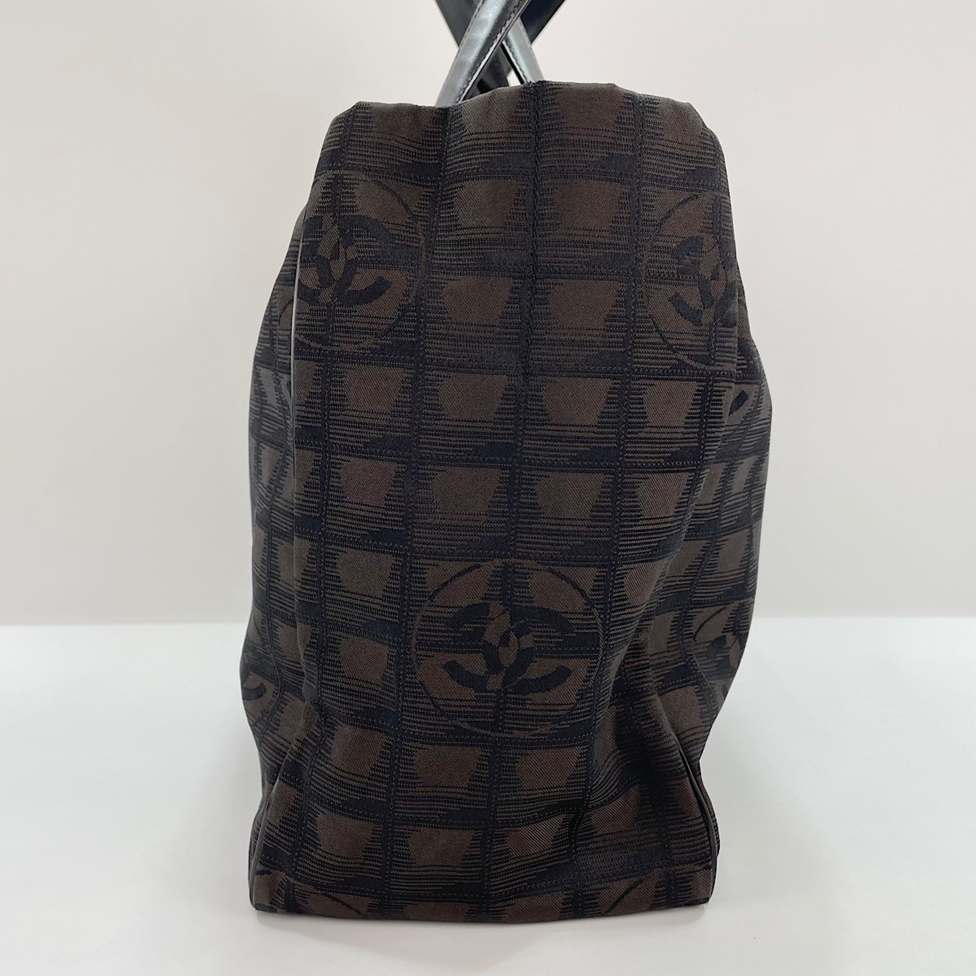 Chanel Brown New Travel Line Tote Bag (Pre-Owned)