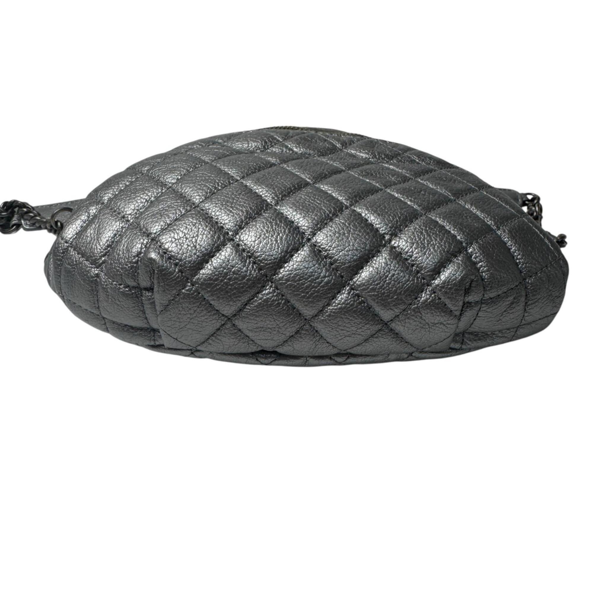Chanel Silver Leather Fanny Pack (Pre-Owned)