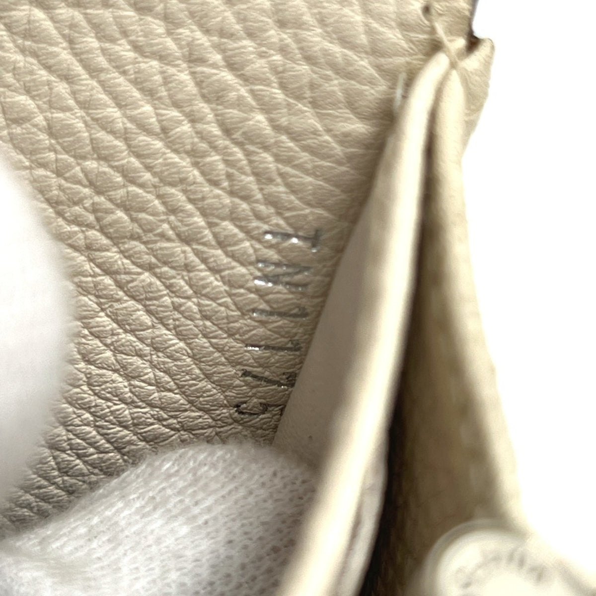 Louis Vuitton White Leather Long Wallet (Bi-Fold) (Pre-Owned)