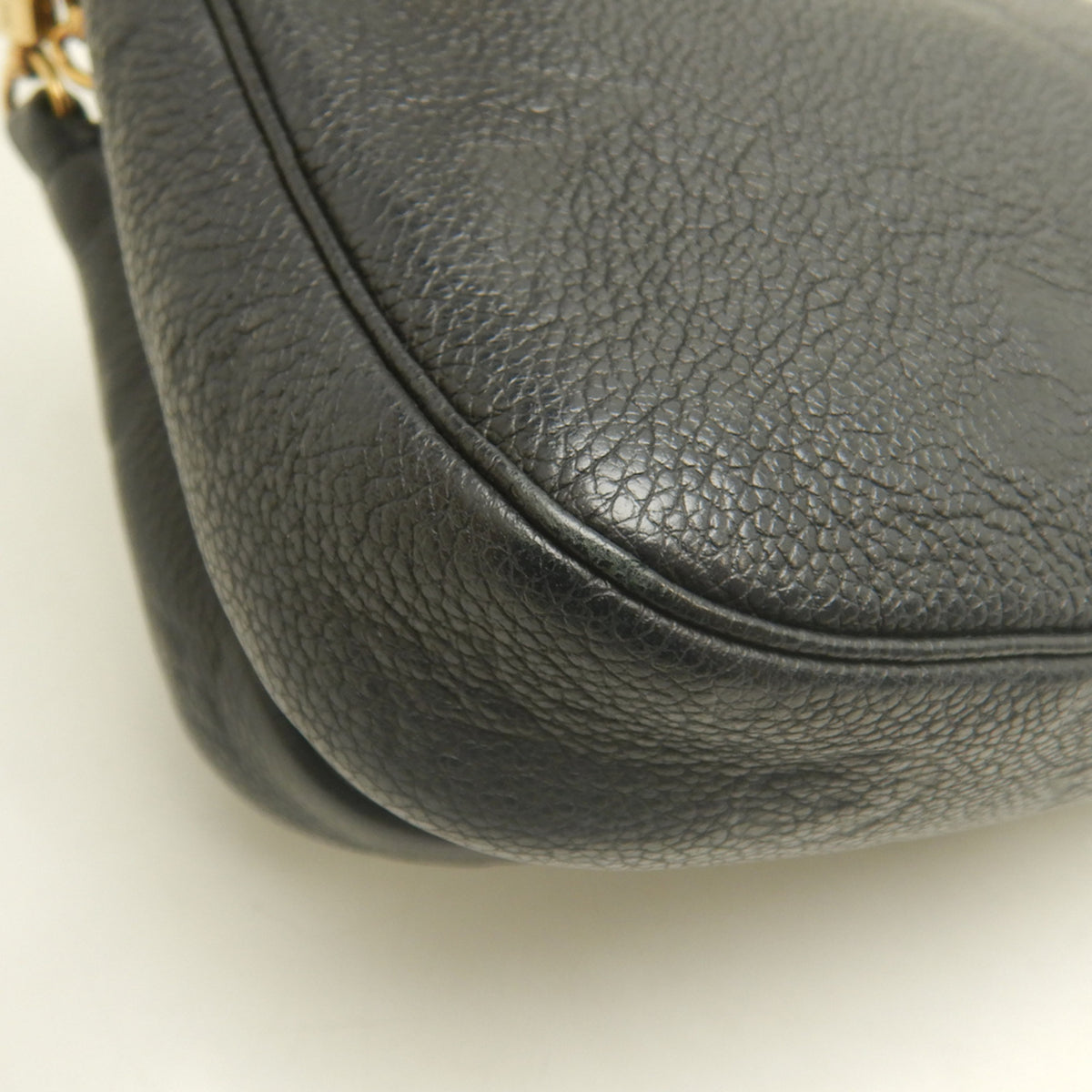 Louis Vuitton Noir Leather Pochette Pouch Shoulder Bag (Pre-Owned)