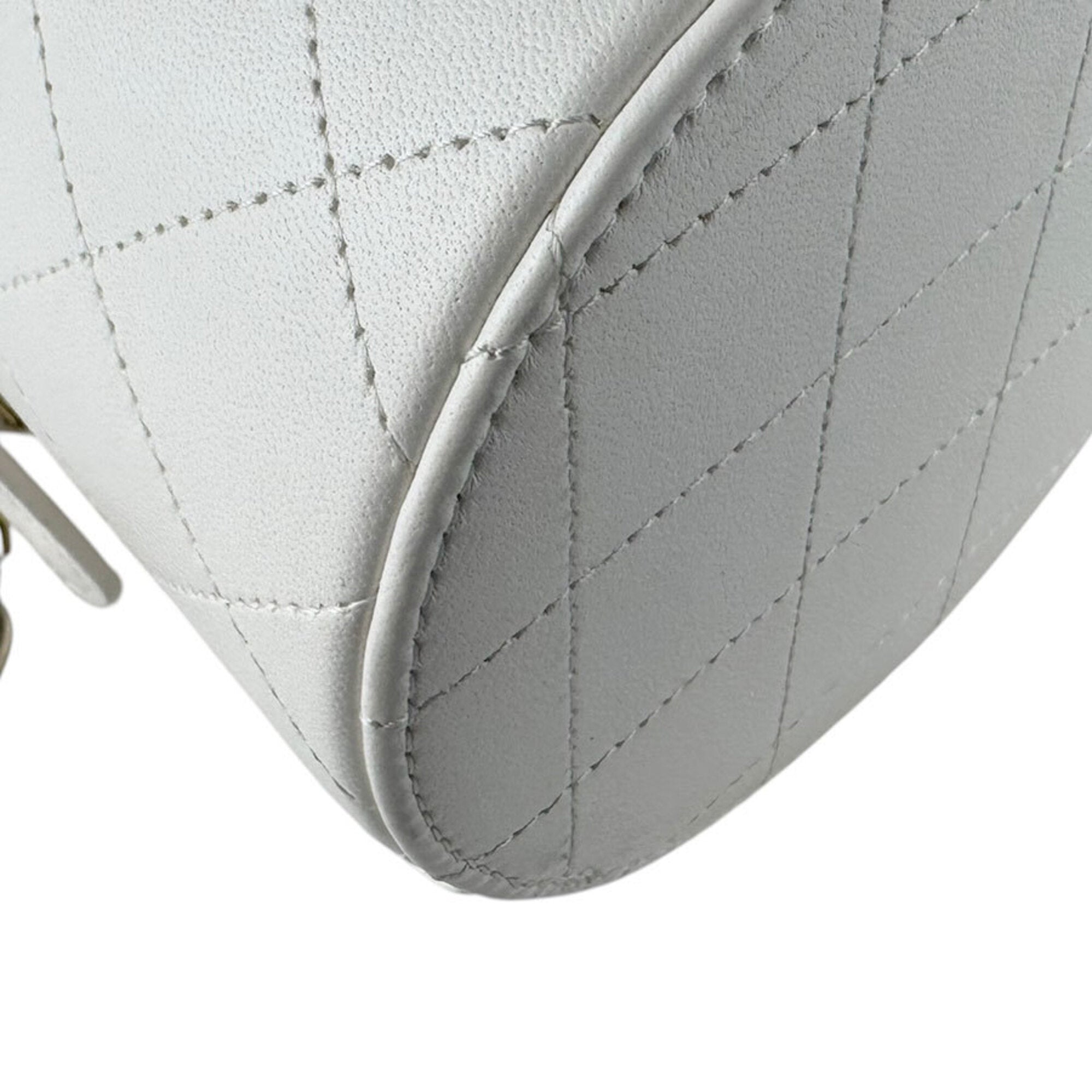 Chanel Black White Leather Shoulder Bag (Pre-Owned)