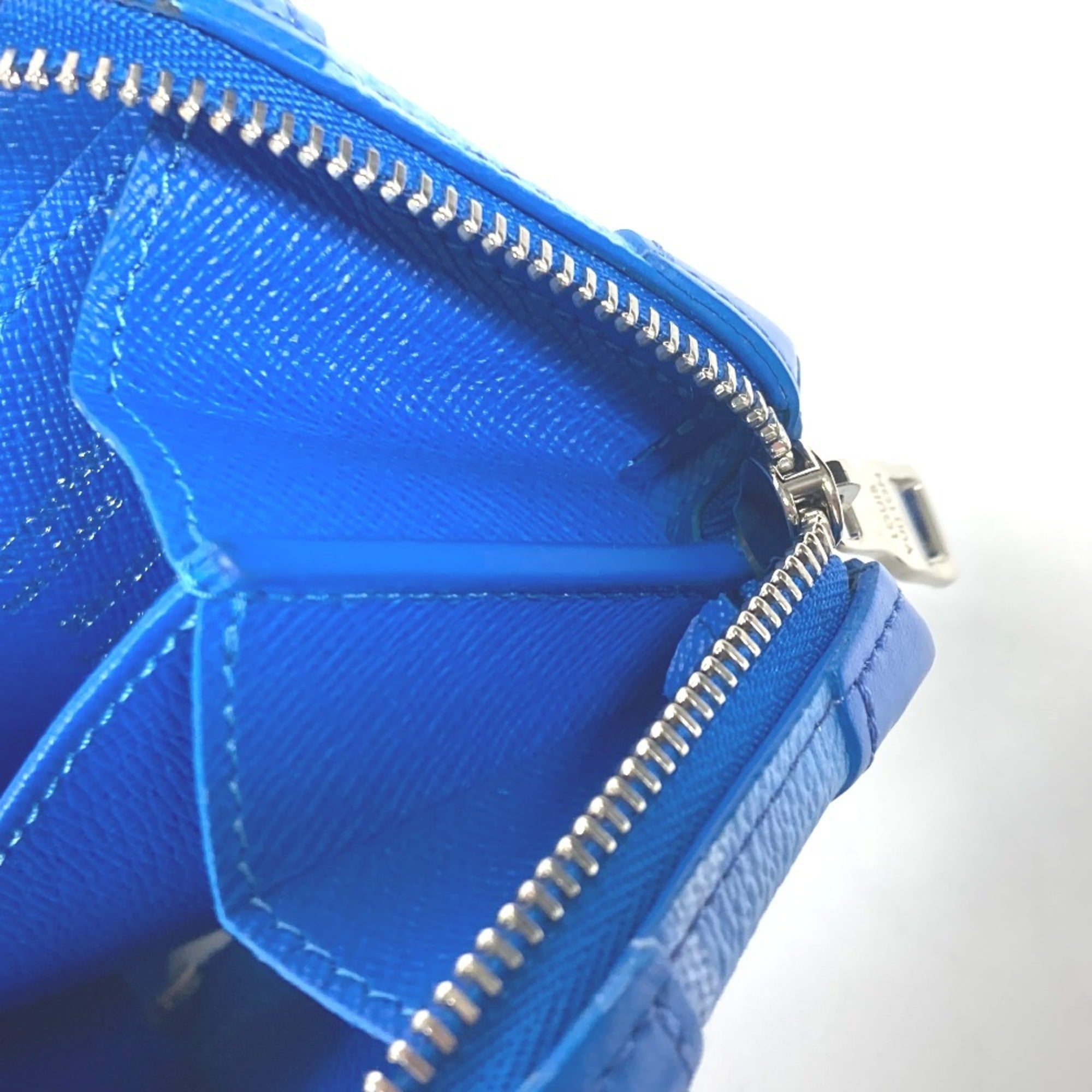Louis Vuitton Blue White Leather Coin Purse/Coin Case (Pre-Owned)