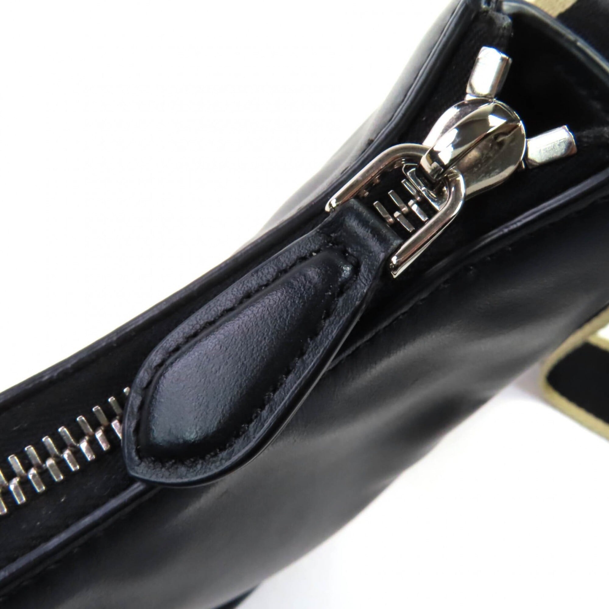 Marni Black Leather Shoulder Bag (Pre-Owned)