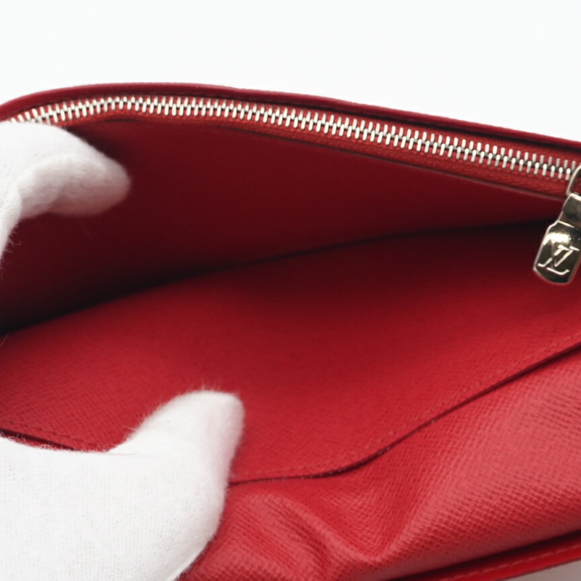 Louis Vuitton Taiga Blue Red Color Leather Long Wallet (Bi-Fold) (Pre-Owned)