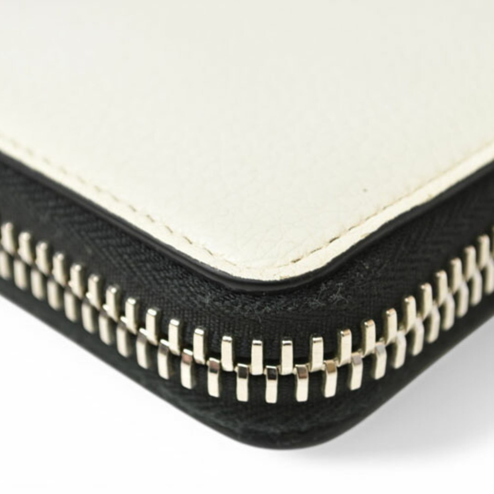 Christian Louboutin White Leather Long Wallet (Bi-Fold) (Pre-Owned)