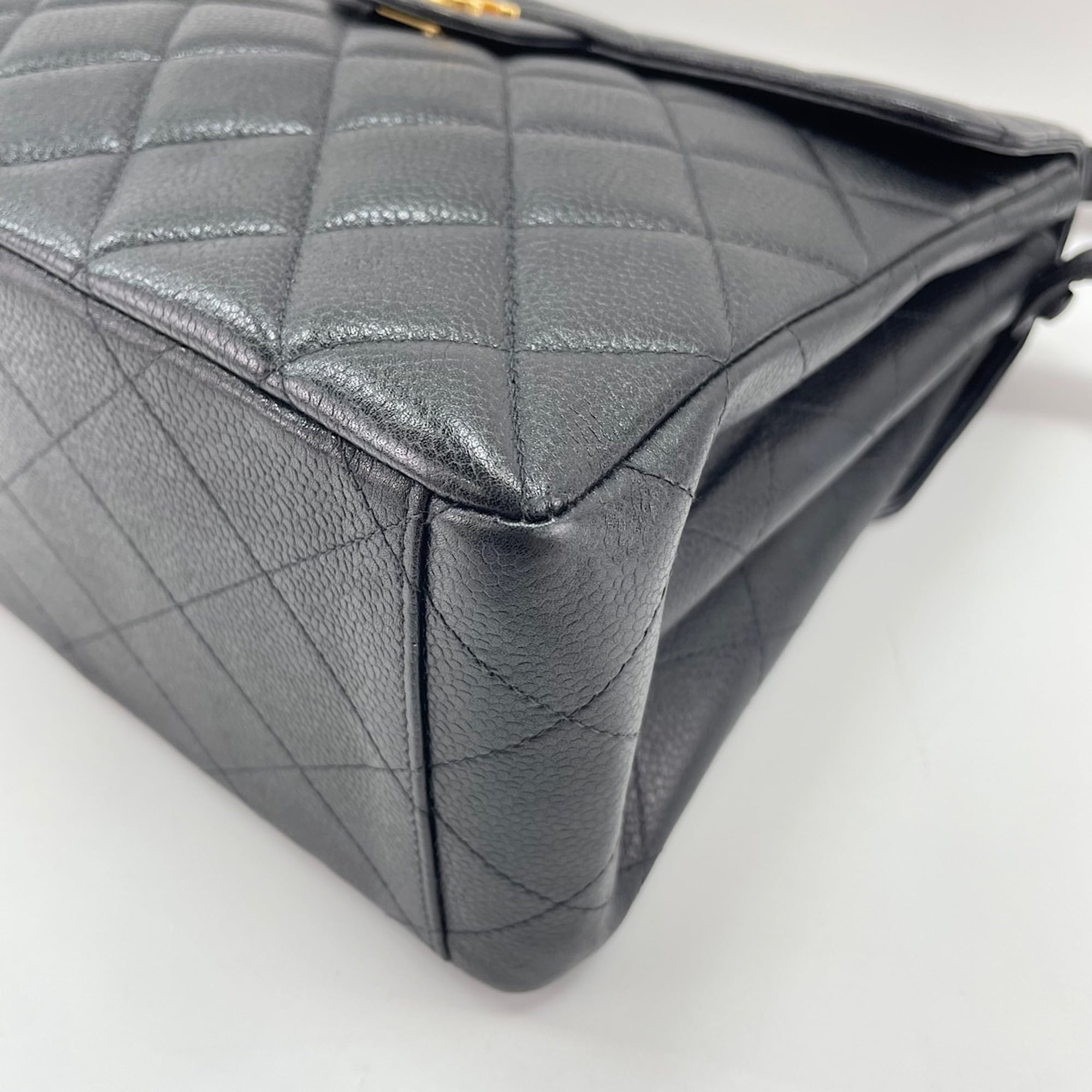 Chanel Black Shoulder Bag (Pre-Owned)