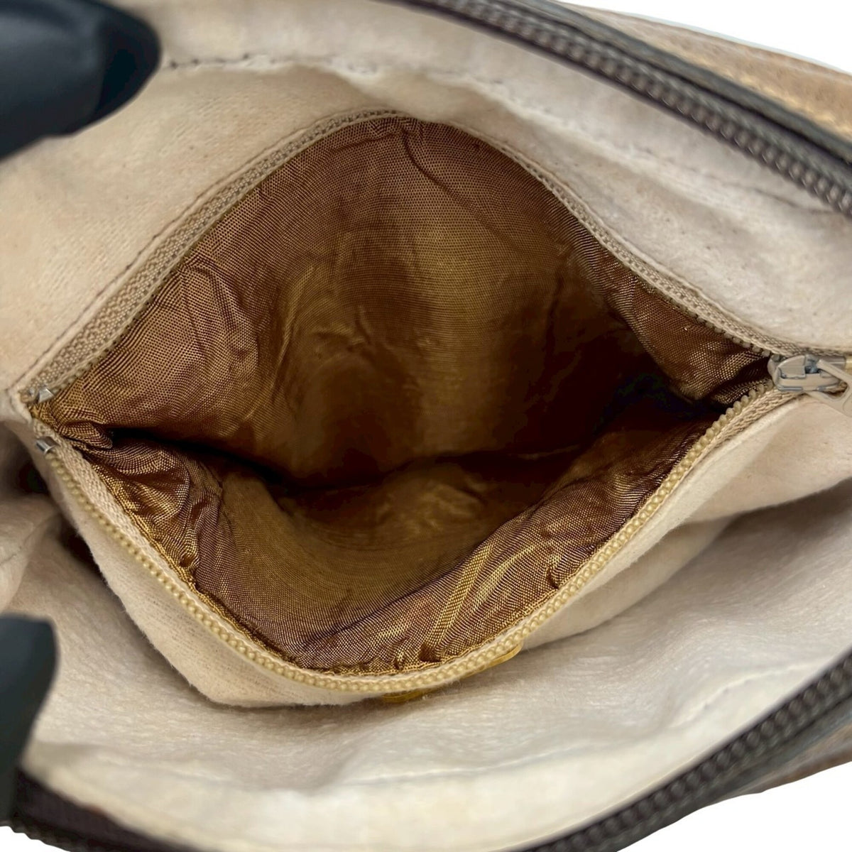Gucci Brown Leather Shoulder Bag (Pre-Owned)