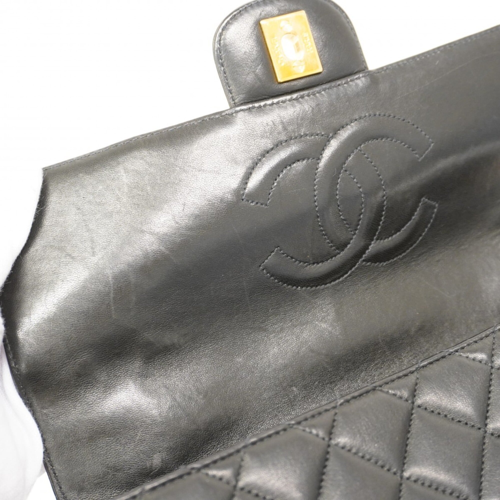 Chanel Black Leather Handbag (Pre-Owned)