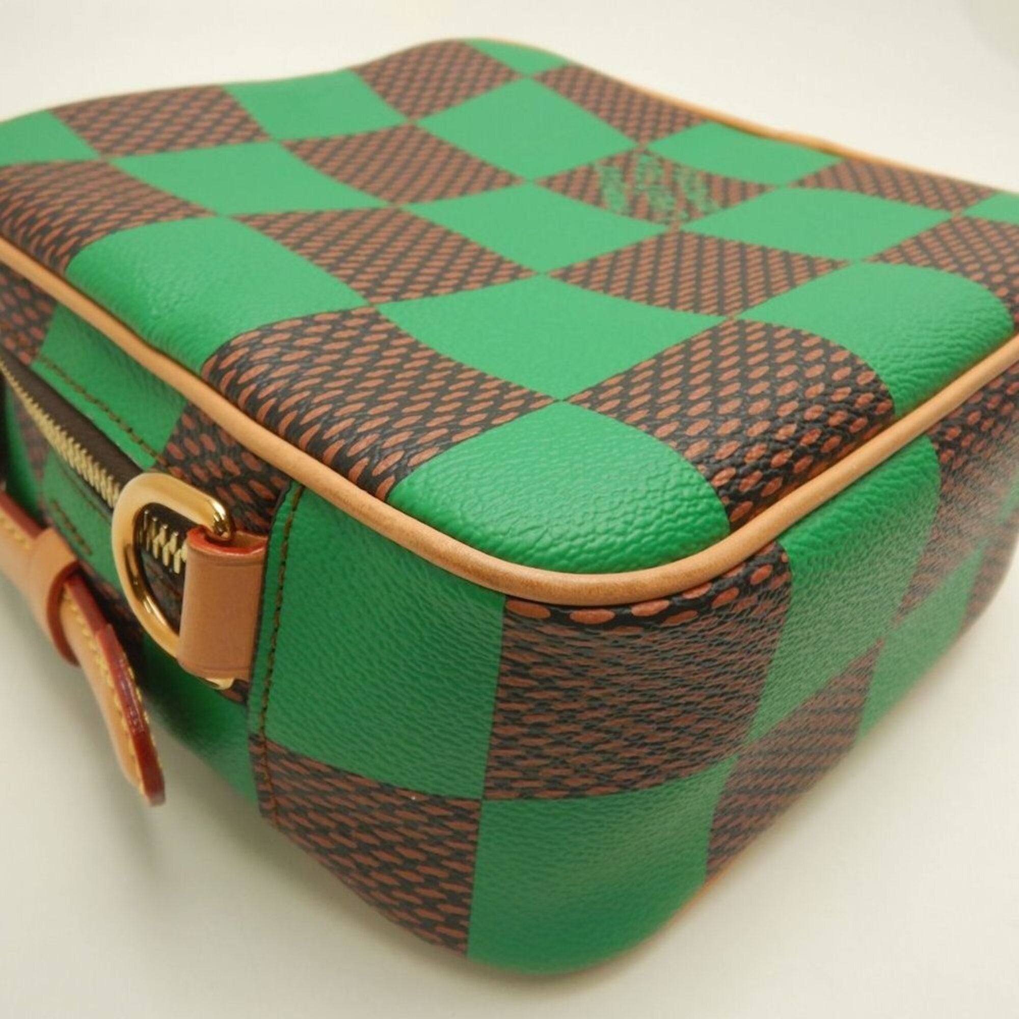 Louis Vuitton Vert Coated Canvas Shoulder Bag (Pre-Owned)