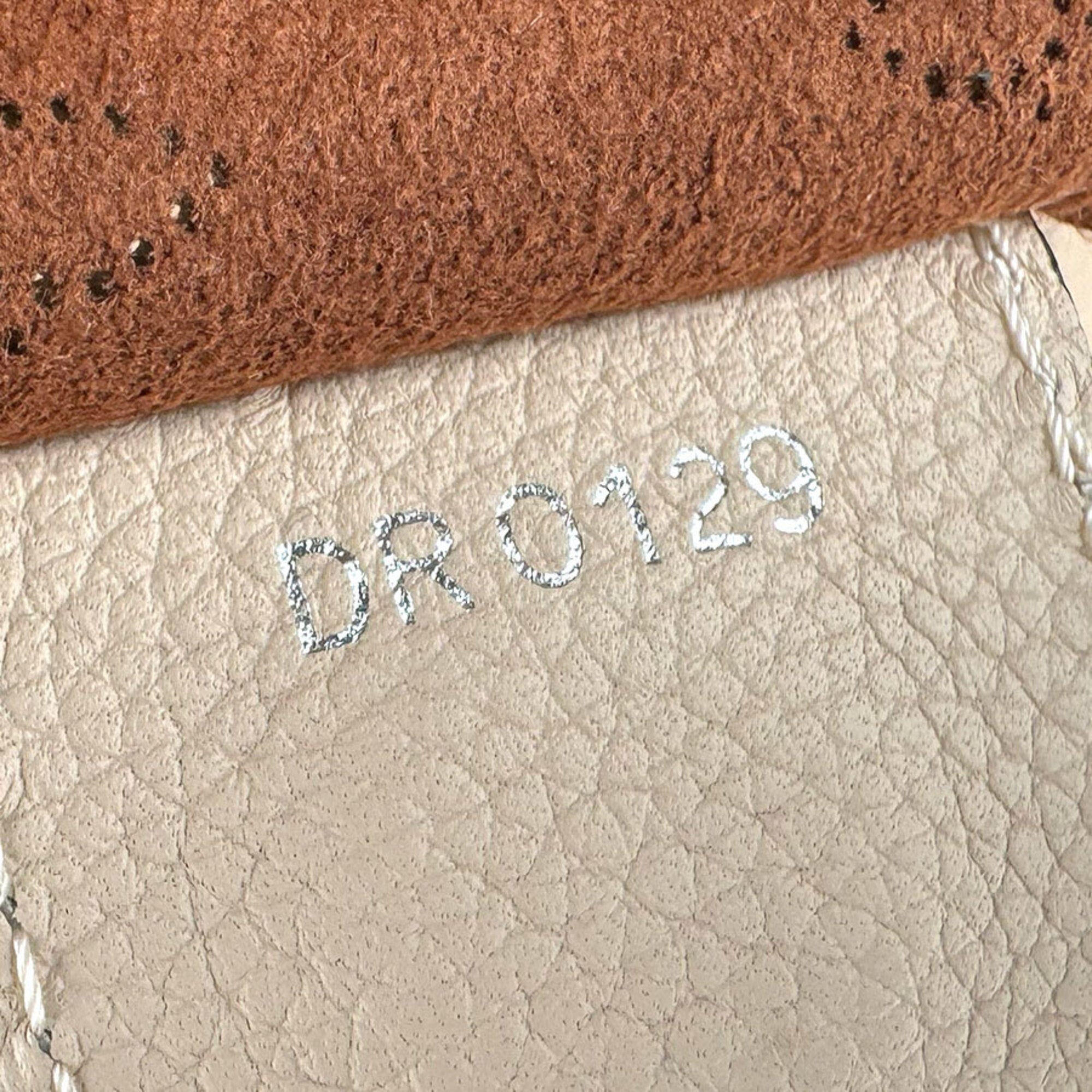 Louis Vuitton Beige Mahina Leather Handbag Shoulder Bag (Pre-Owned)