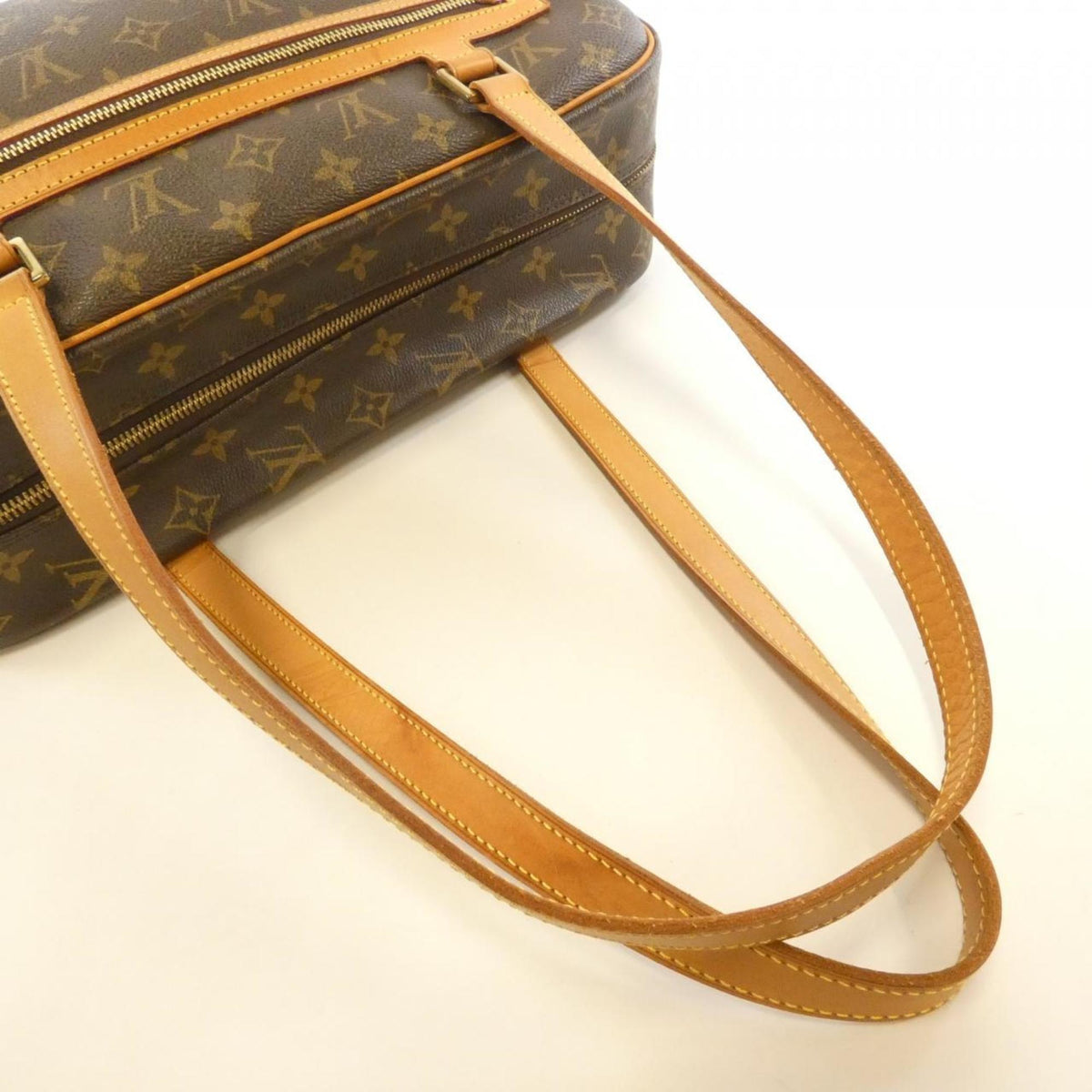 Louis Vuitton Brown Coated Canvas Shoulder Bag (Pre-Owned)