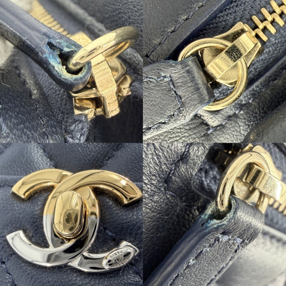 Chanel Matelasse Navy Leather Shoulder Bag (Pre-Owned)