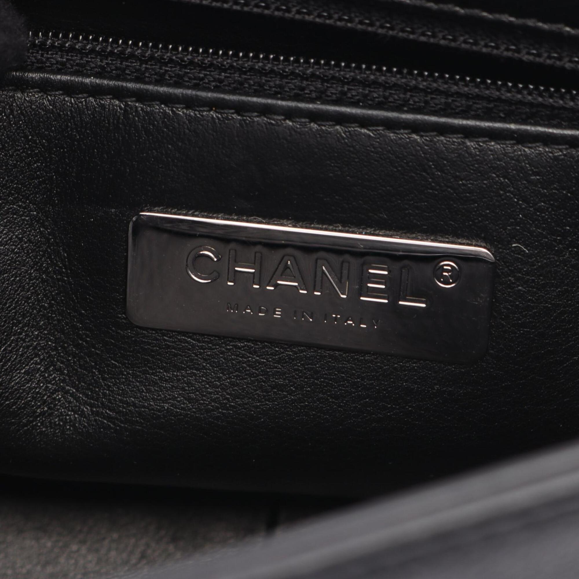 Chanel Black Leather Handbag Shoulder Bag (Pre-Owned)