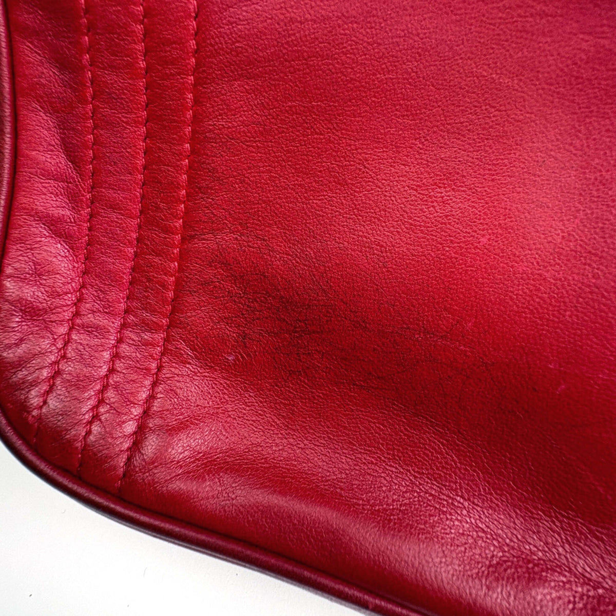 Chanel Red Color Leather Shoulder Bag (Pre-Owned)