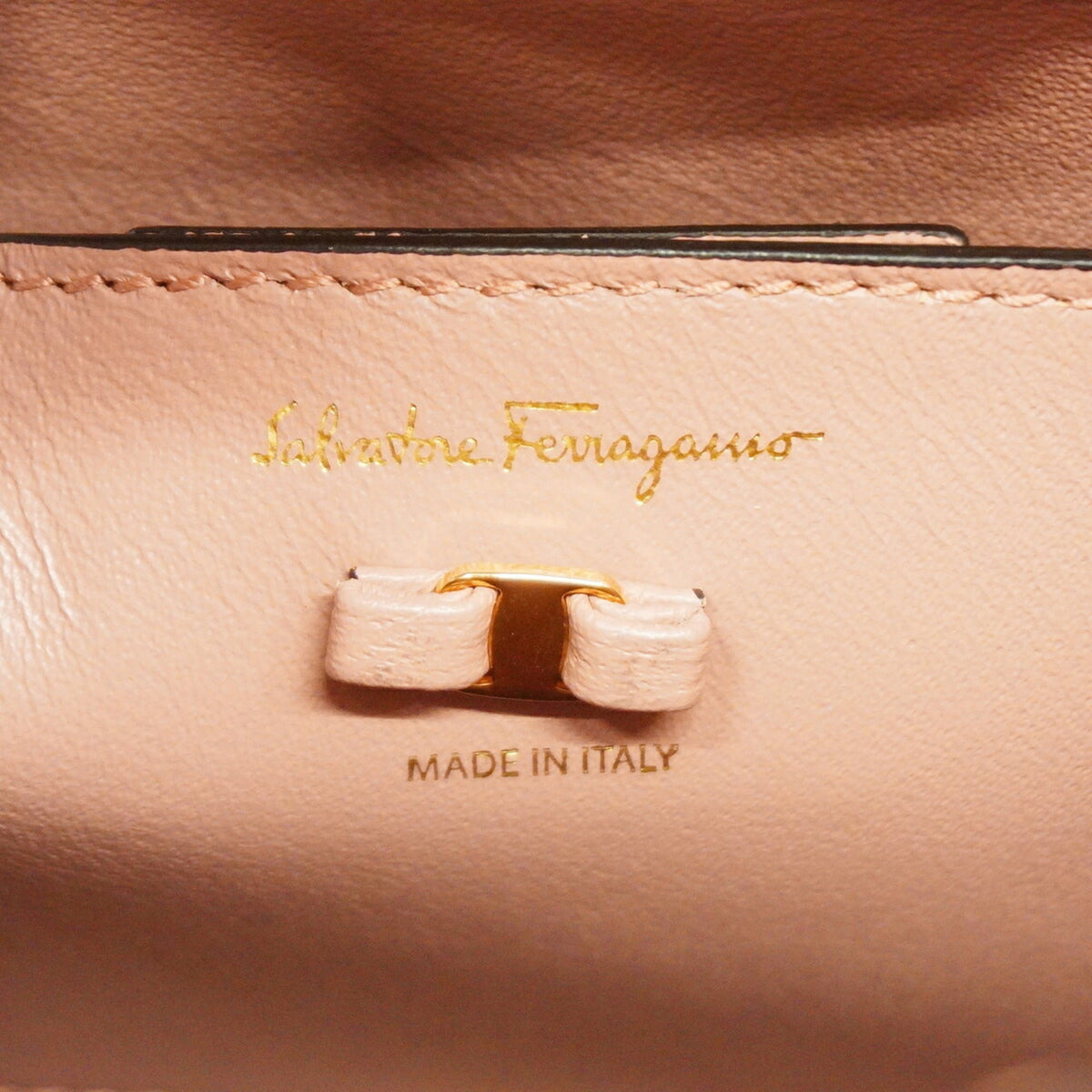Salvatore Ferragamo Pink Beige Leather Handbag (Pre-Owned)