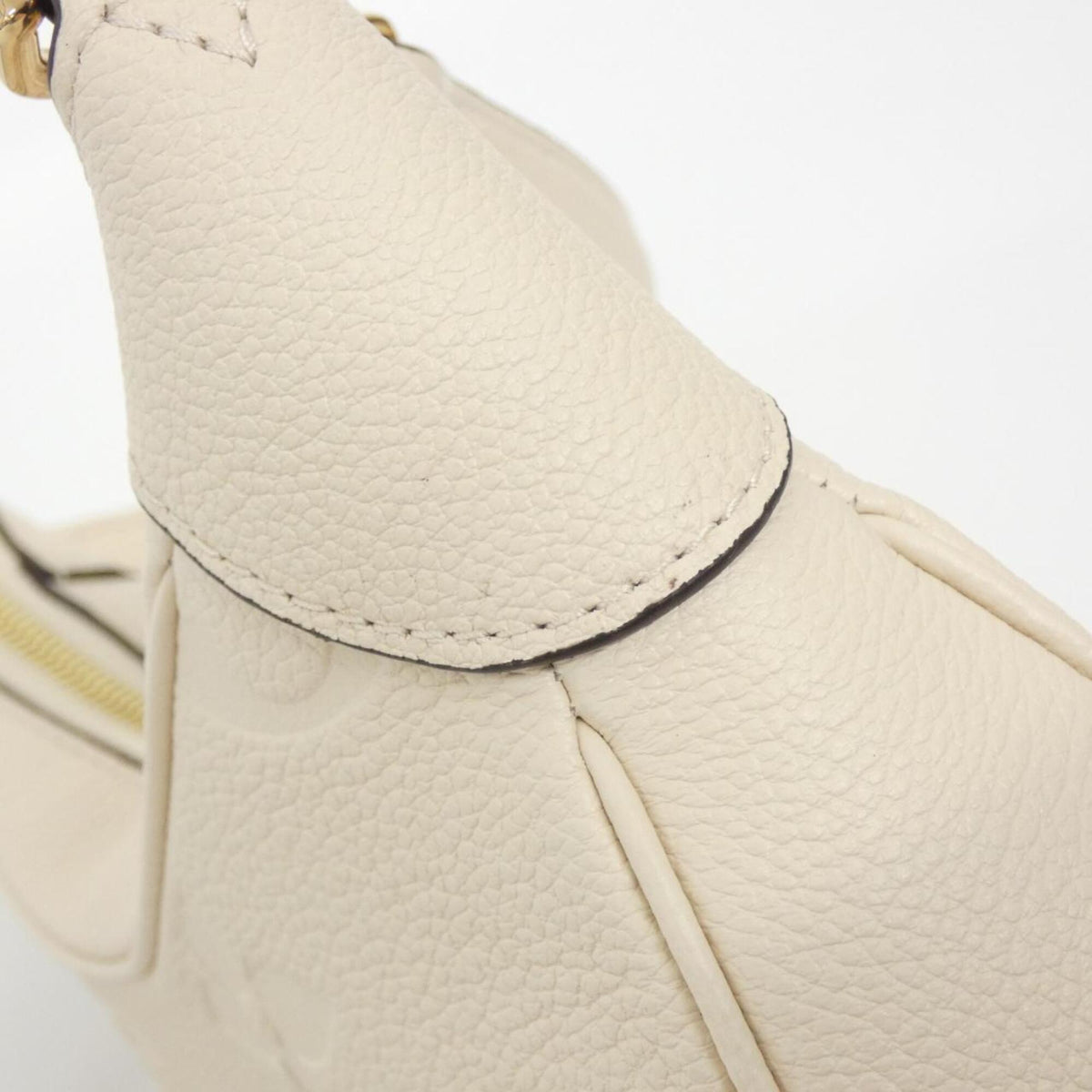 Louis Vuitton Beige Leather Handbag (Pre-Owned)