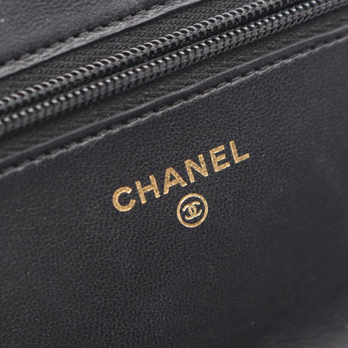 Chanel Black Leather Handbag Shoulder Bag (Pre-Owned)