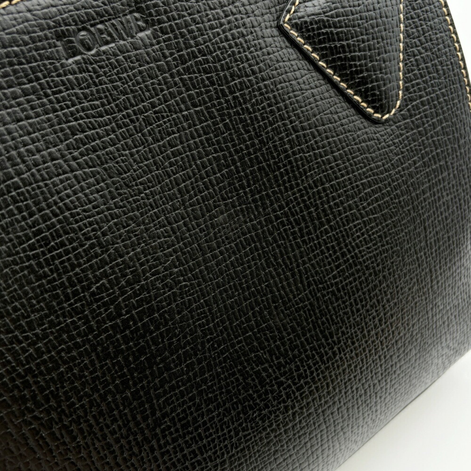 Loewe Barcelona Black Leather Shoulder Bag (Pre-Owned)