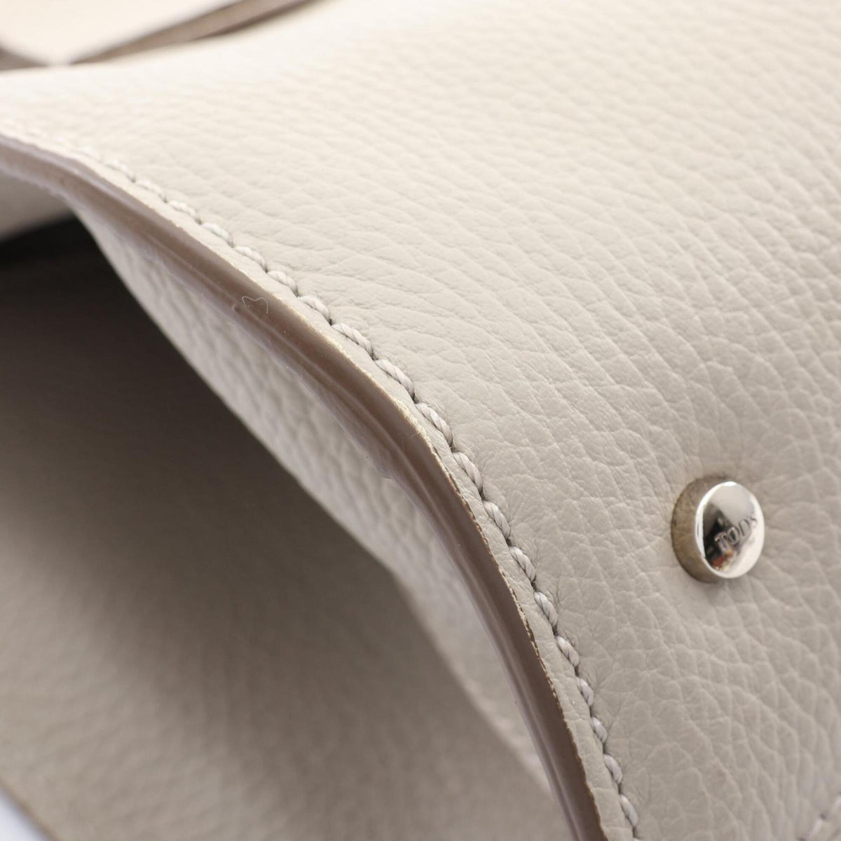 Tod's Beige Leather Tote Bag (Pre-Owned)