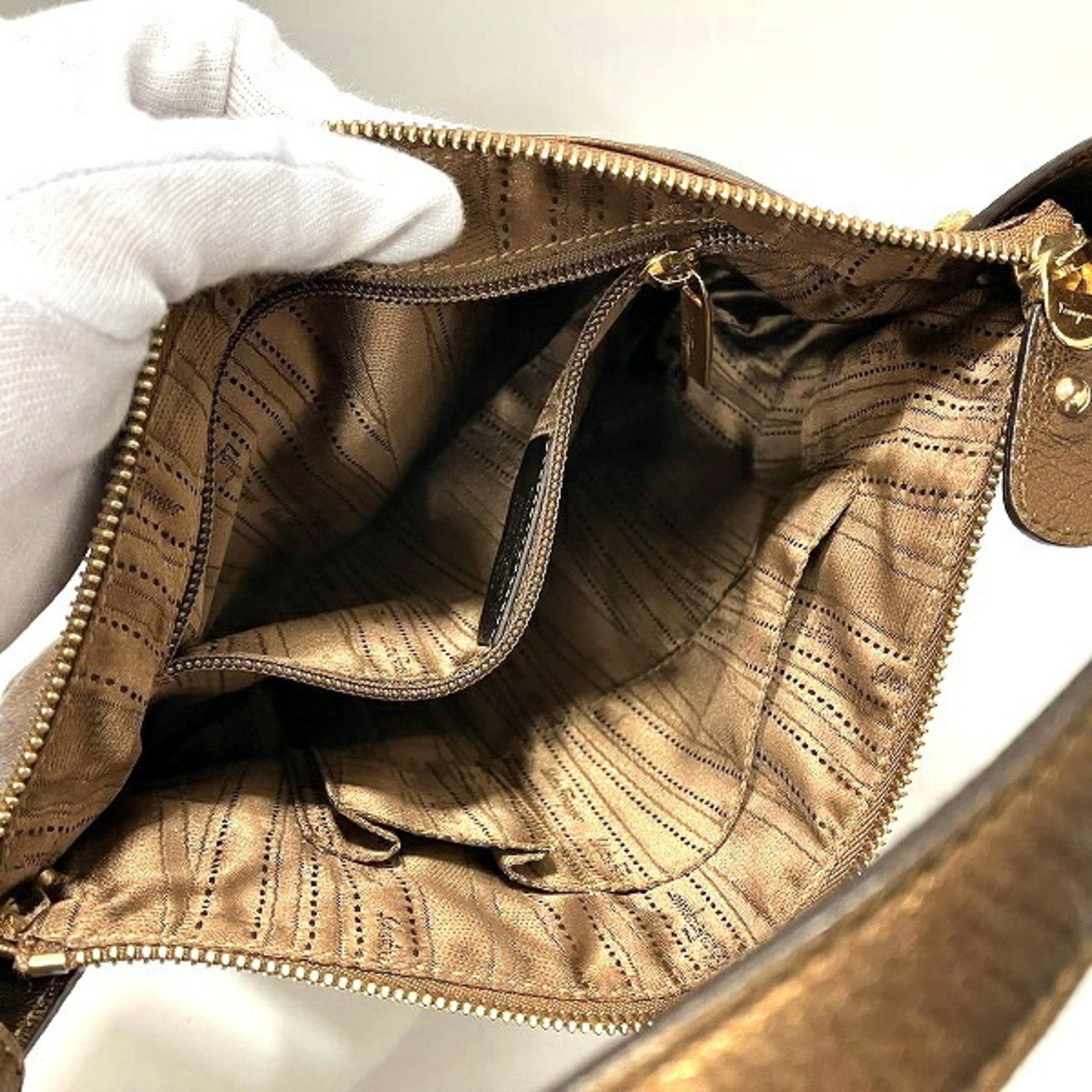 Salvatore Ferragamo Bronze Leather Shoulder Bag (Pre-Owned)