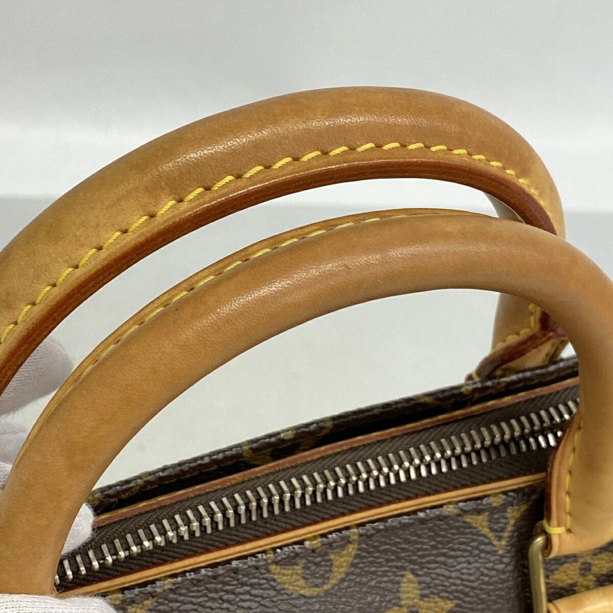 Louis Vuitton Brown Handbag (Pre-Owned)