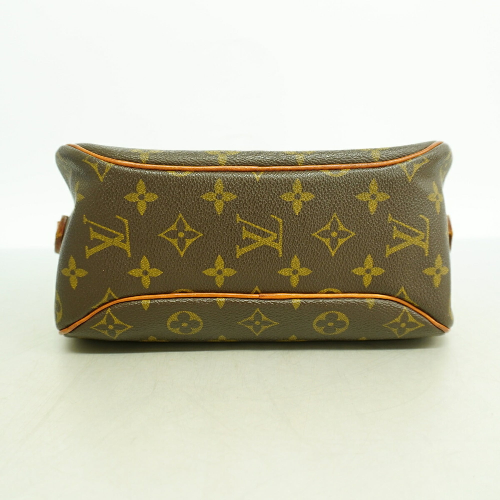 Louis Vuitton Brown Shoulder Bag (Pre-Owned)