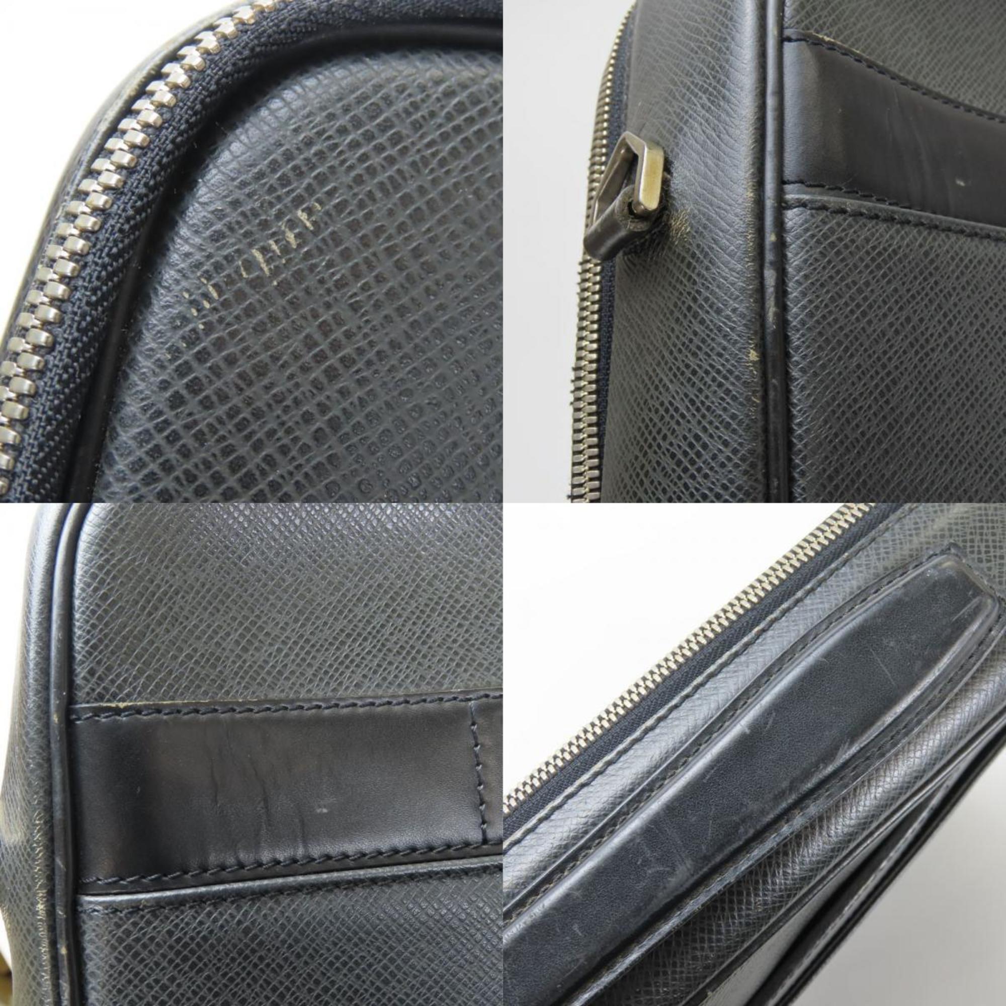 Louis Vuitton Ardoise Taiga Leather Shoulder Bag (Pre-Owned)