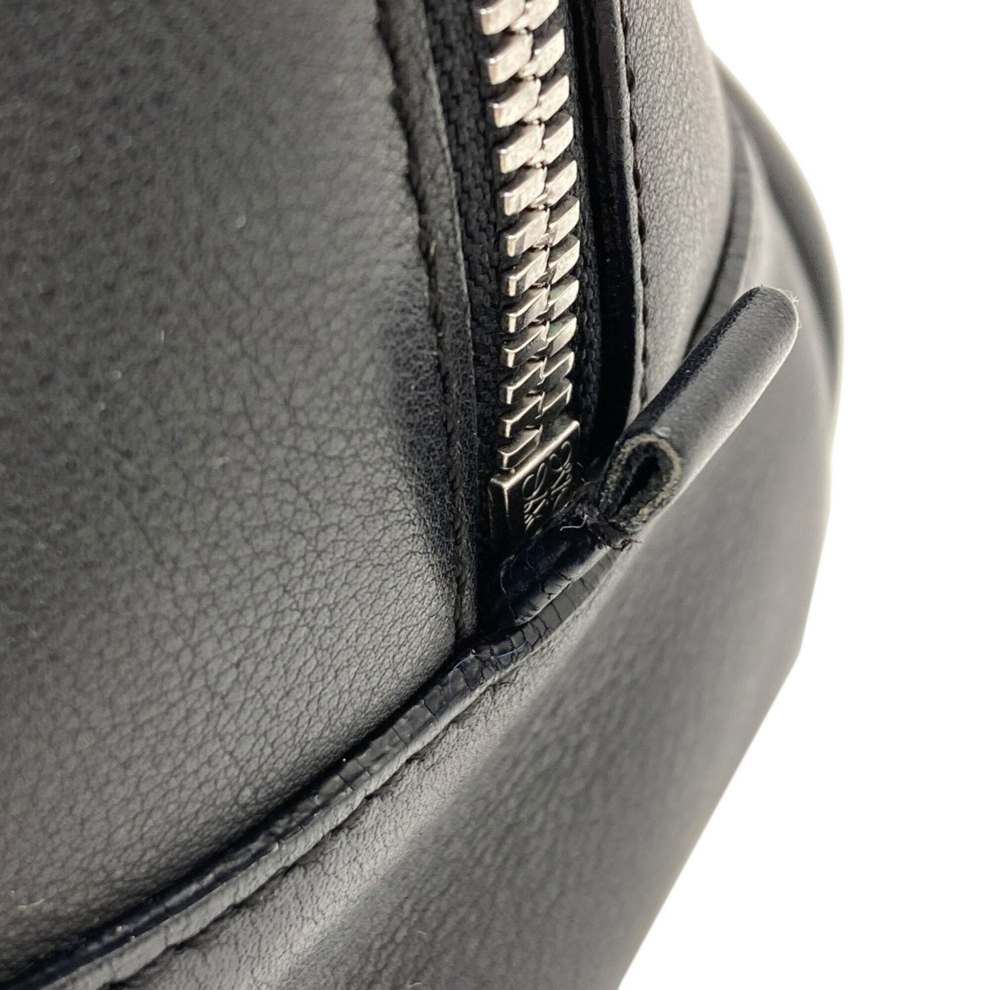 Loewe Black Leather Handbag (Pre-Owned)
