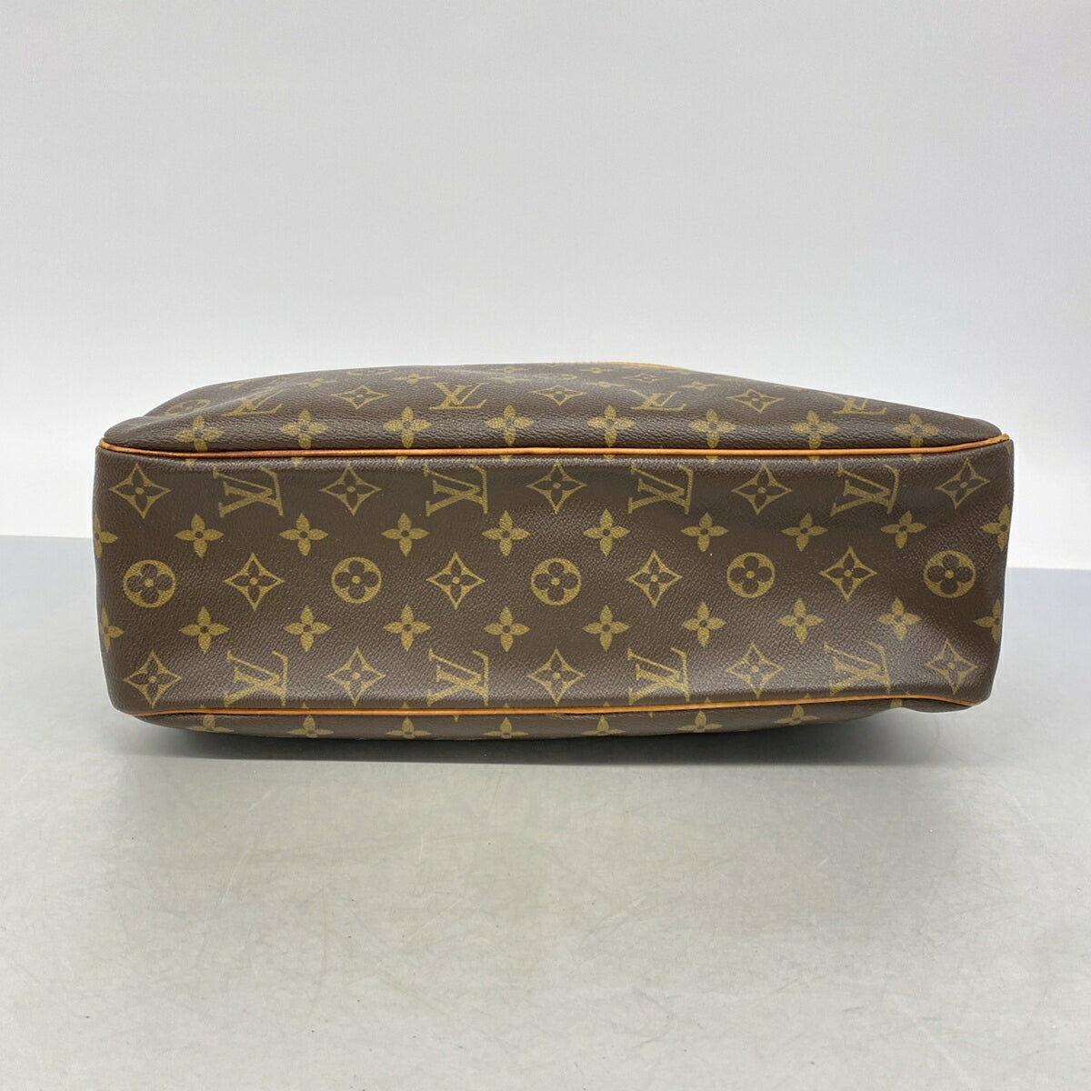 Louis Vuitton Brown Shoulder Bag (Pre-Owned)