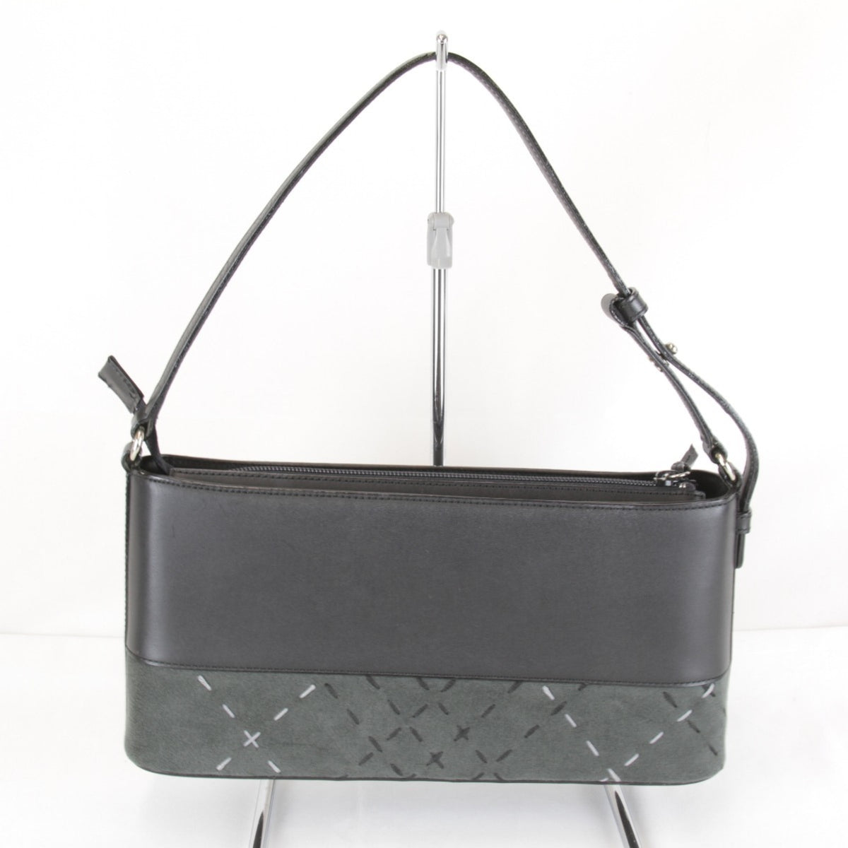 Burberry Black Gray Leather Suede Shoulder Bag (Pre-Owned)