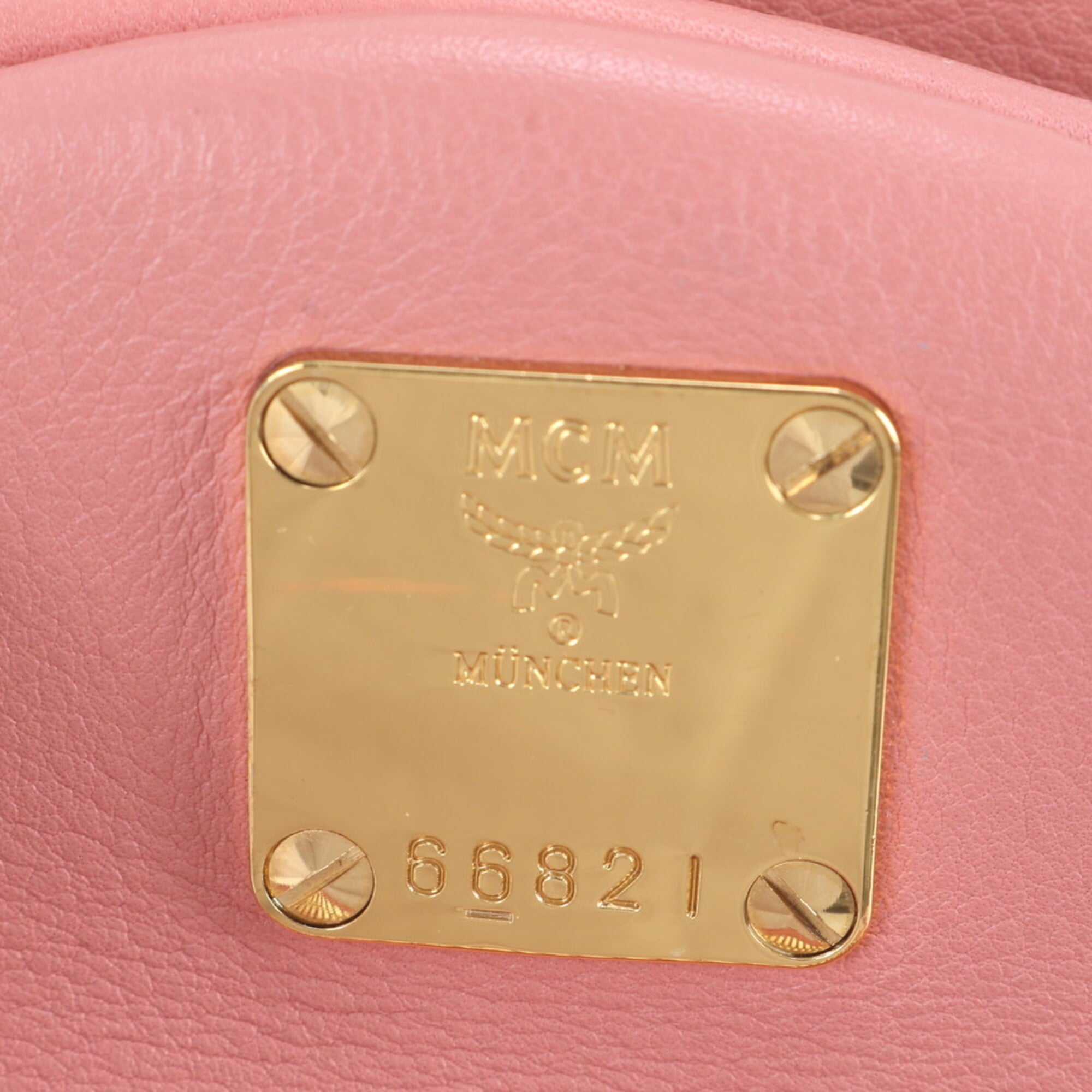 Mcm Pink Leather Shoulder Bag (Pre-Owned)