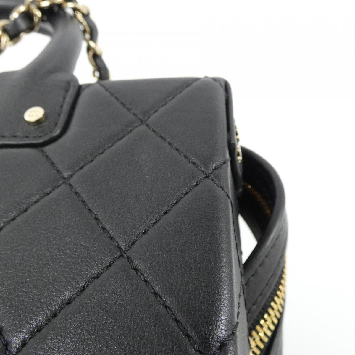 Chanel Black Leather Handbag (Pre-Owned)