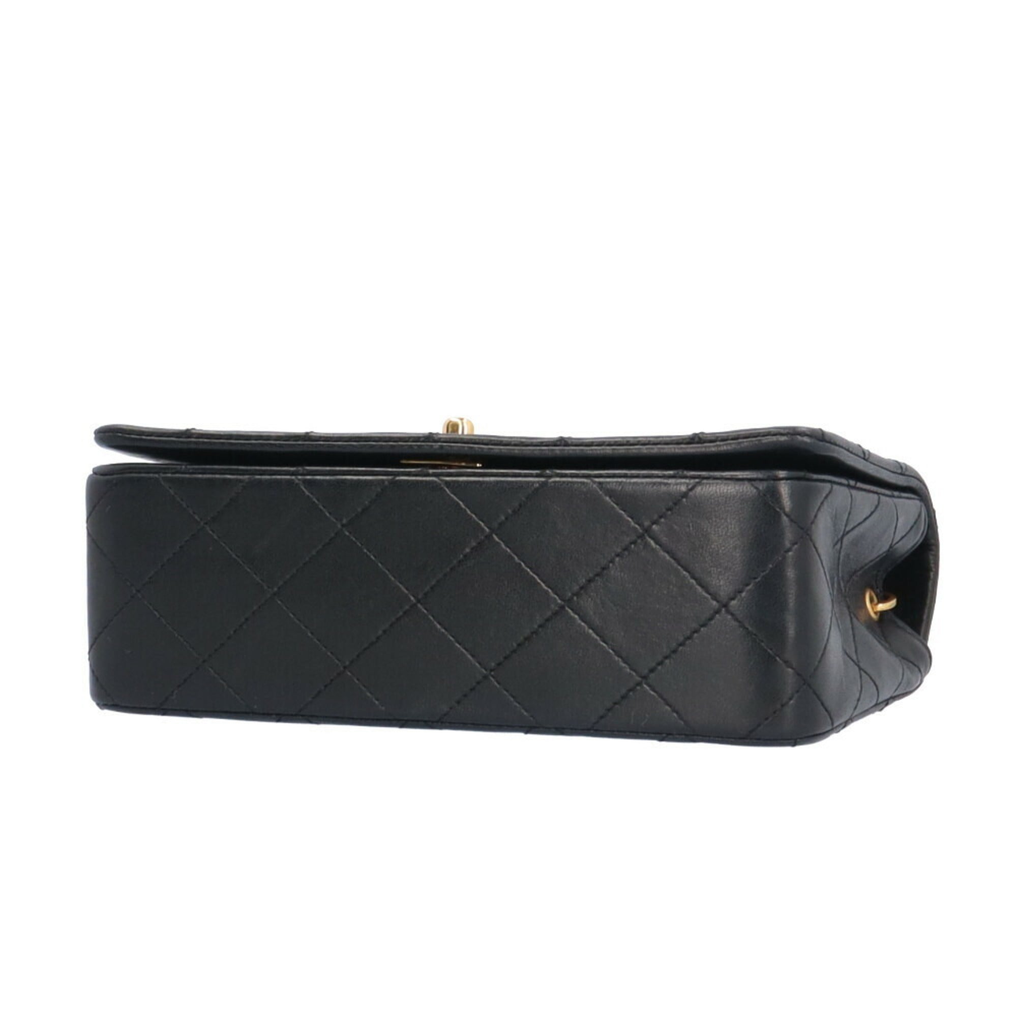 Chanel Matelasse Black Leather Shoulder Bag (Pre-Owned)