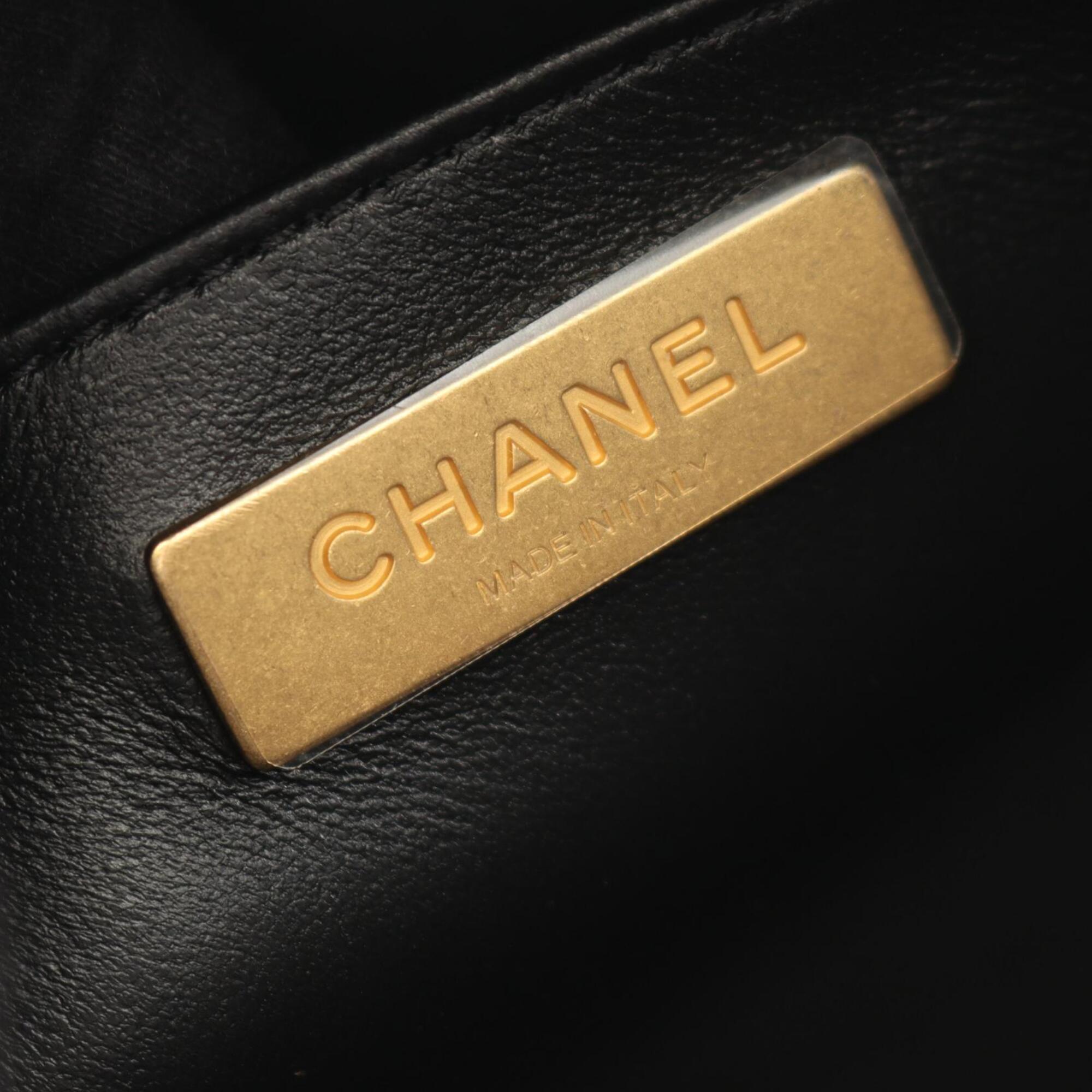 Chanel Matelasse Black Grained Calfskin Handbag Shoulder Bag (Pre-Owned)