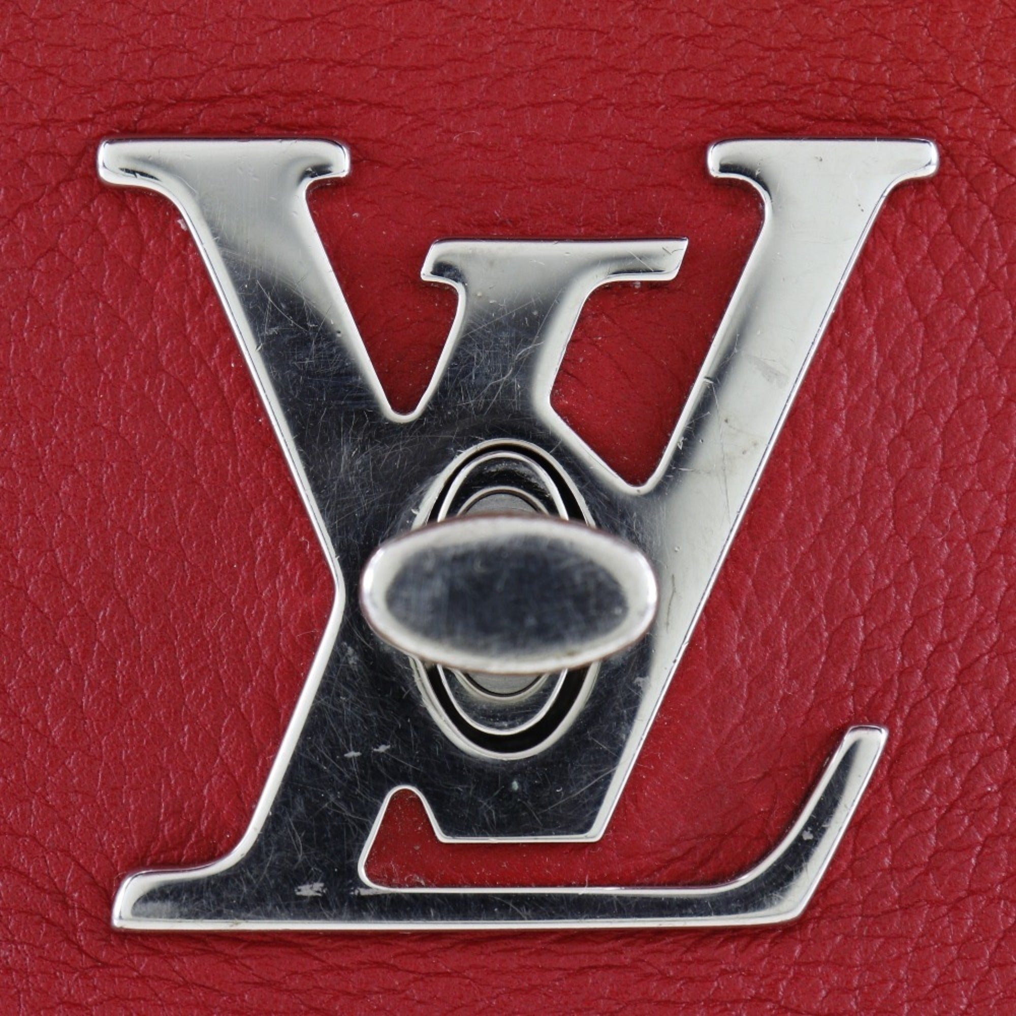 Louis Vuitton Red Color Ruby Leather Shoulder Bag (Pre-Owned)