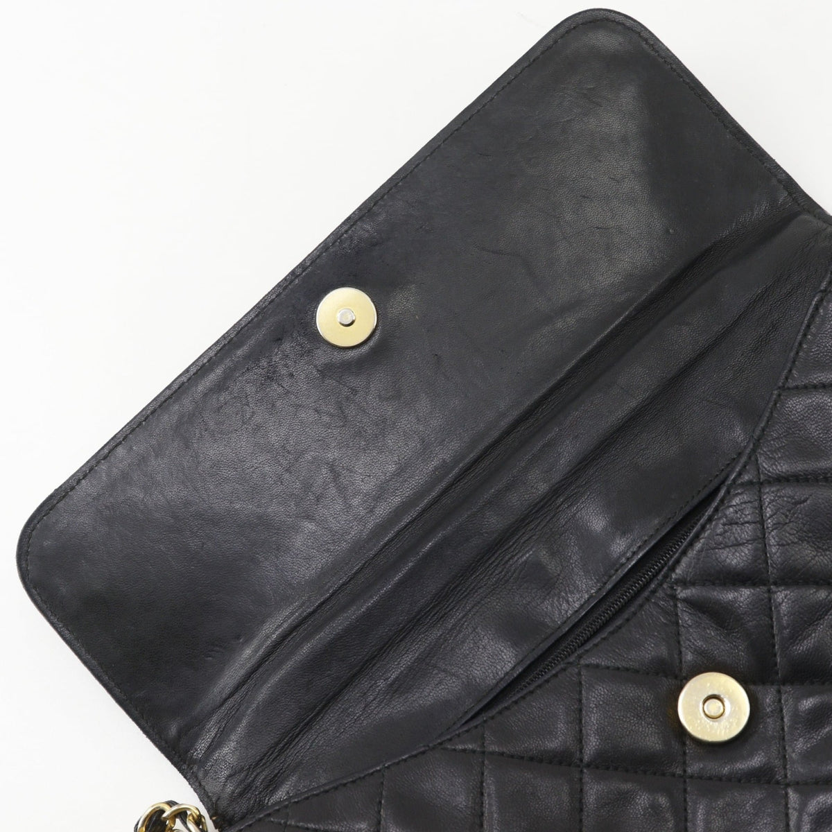 Chanel Matelasse Black Leather Shoulder Bag (Pre-Owned)