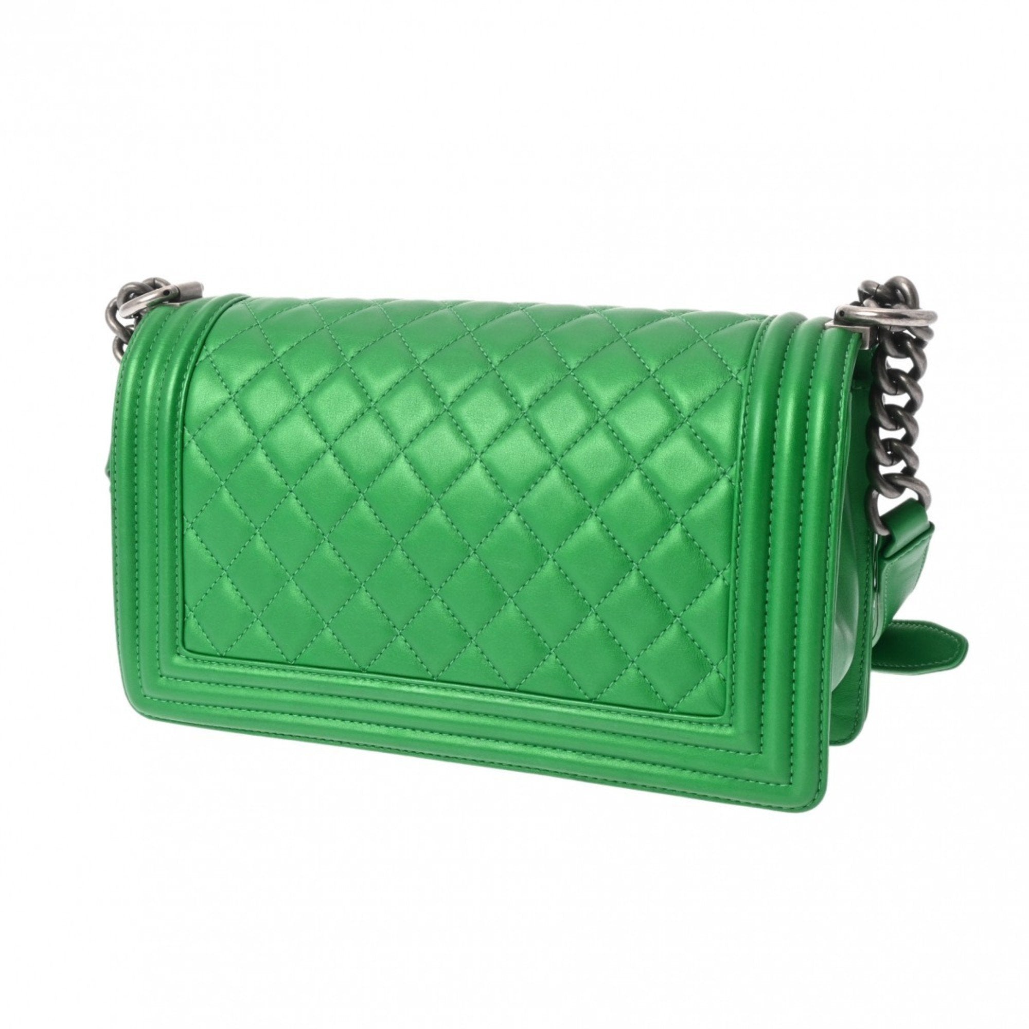 Chanel Green Leather Shoulder Bag (Pre-Owned)