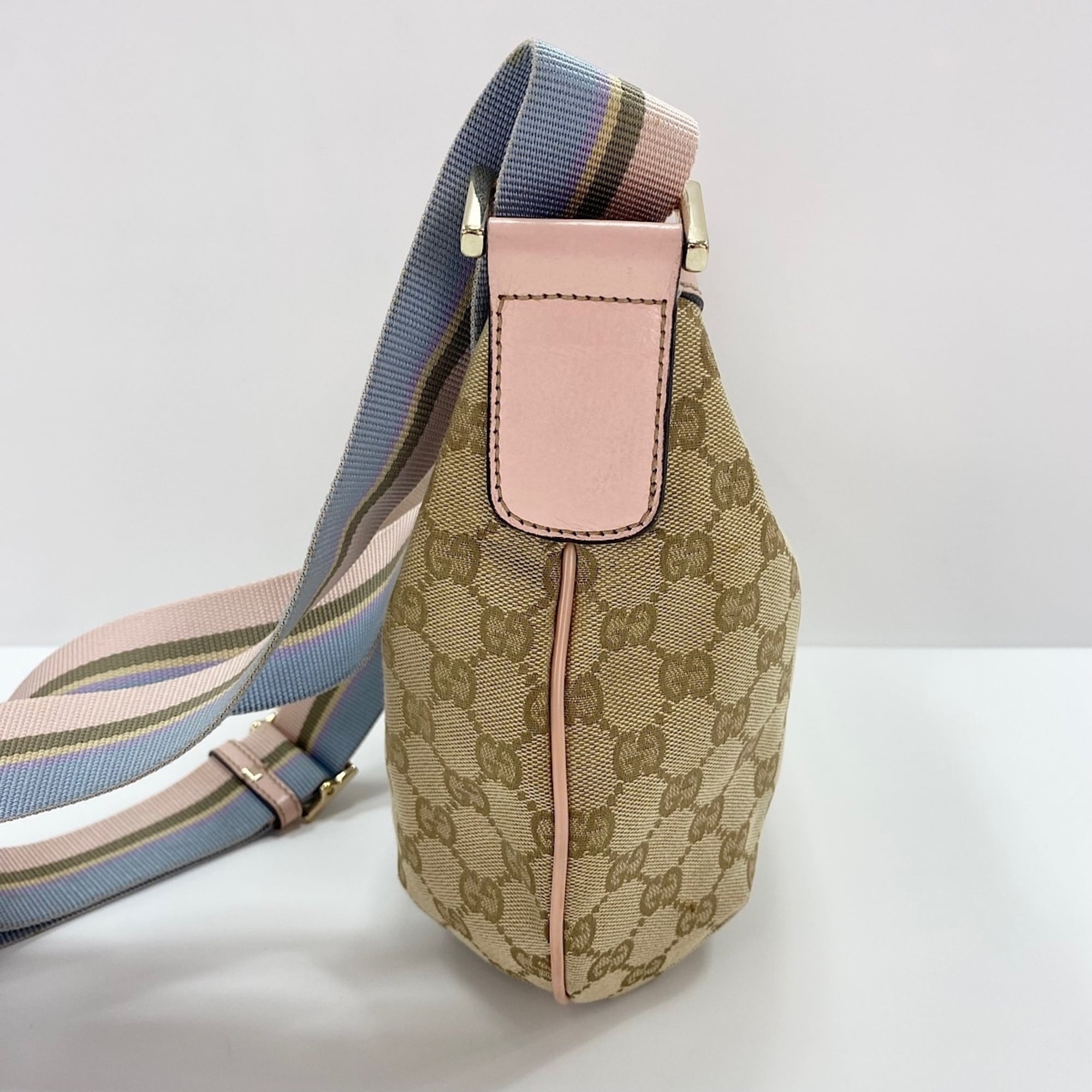 Gucci Beige Shoulder Bag (Pre-Owned)