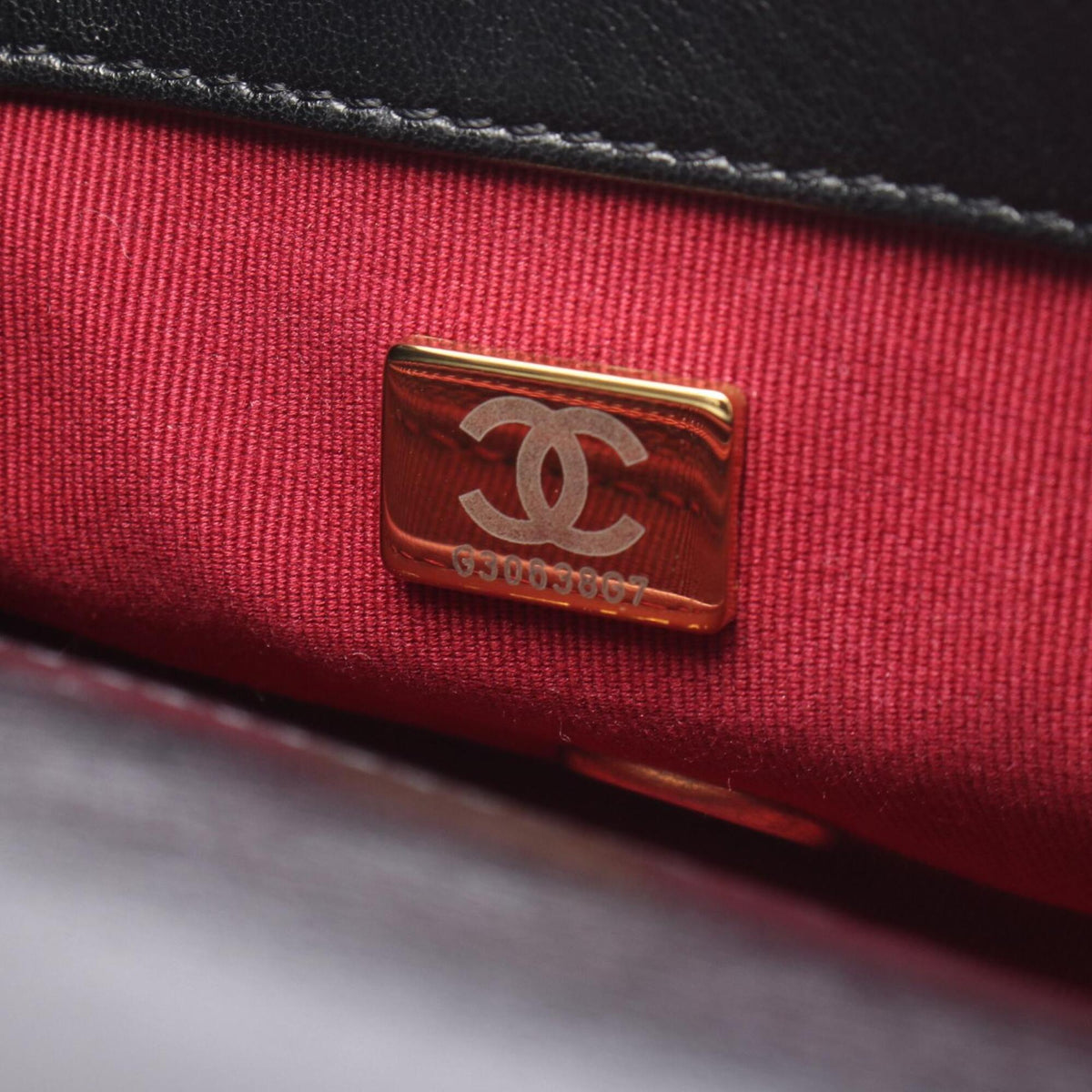 Chanel Matelasse Black Leather Handbag Shoulder Bag (Pre-Owned)