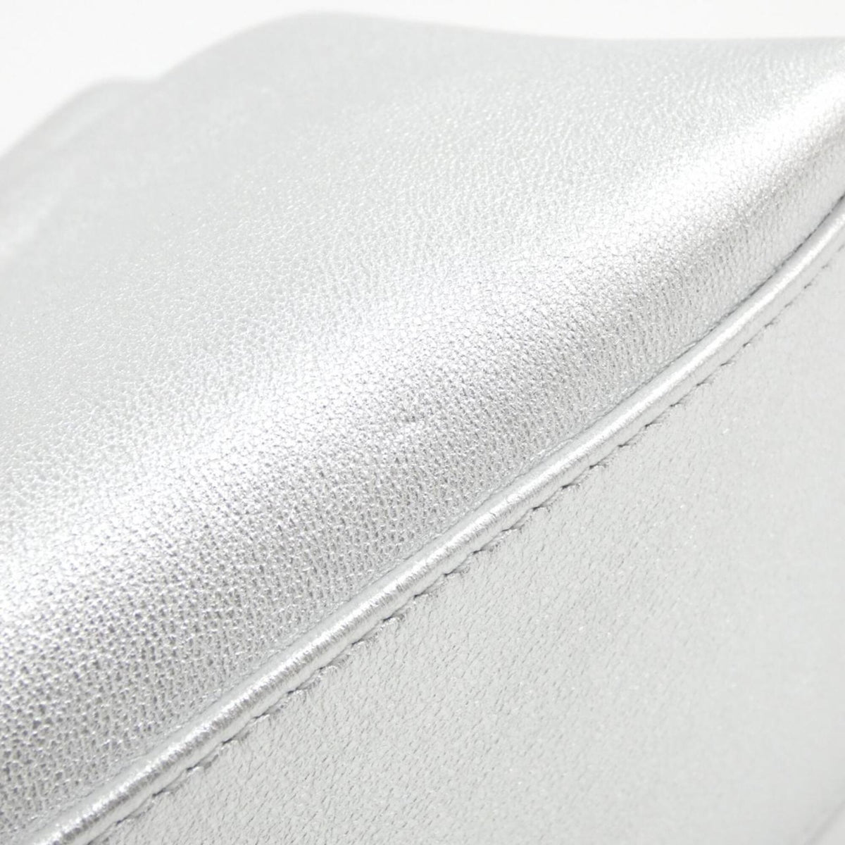 Christian Dior Silver Leather Clutch Bag (Pre-Owned)