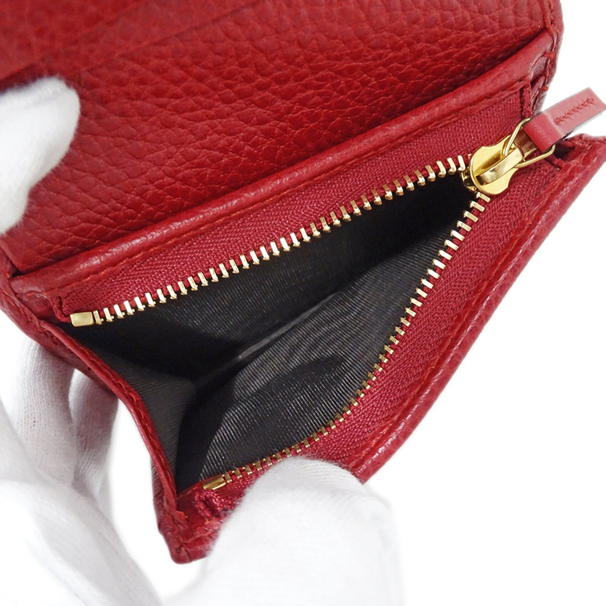 Gucci Red Color Leather Wallet (Bi-Fold) (Pre-Owned)